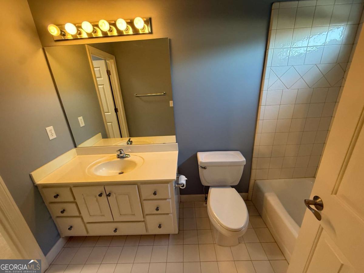 2120 Falling Water Court Property Photo 48