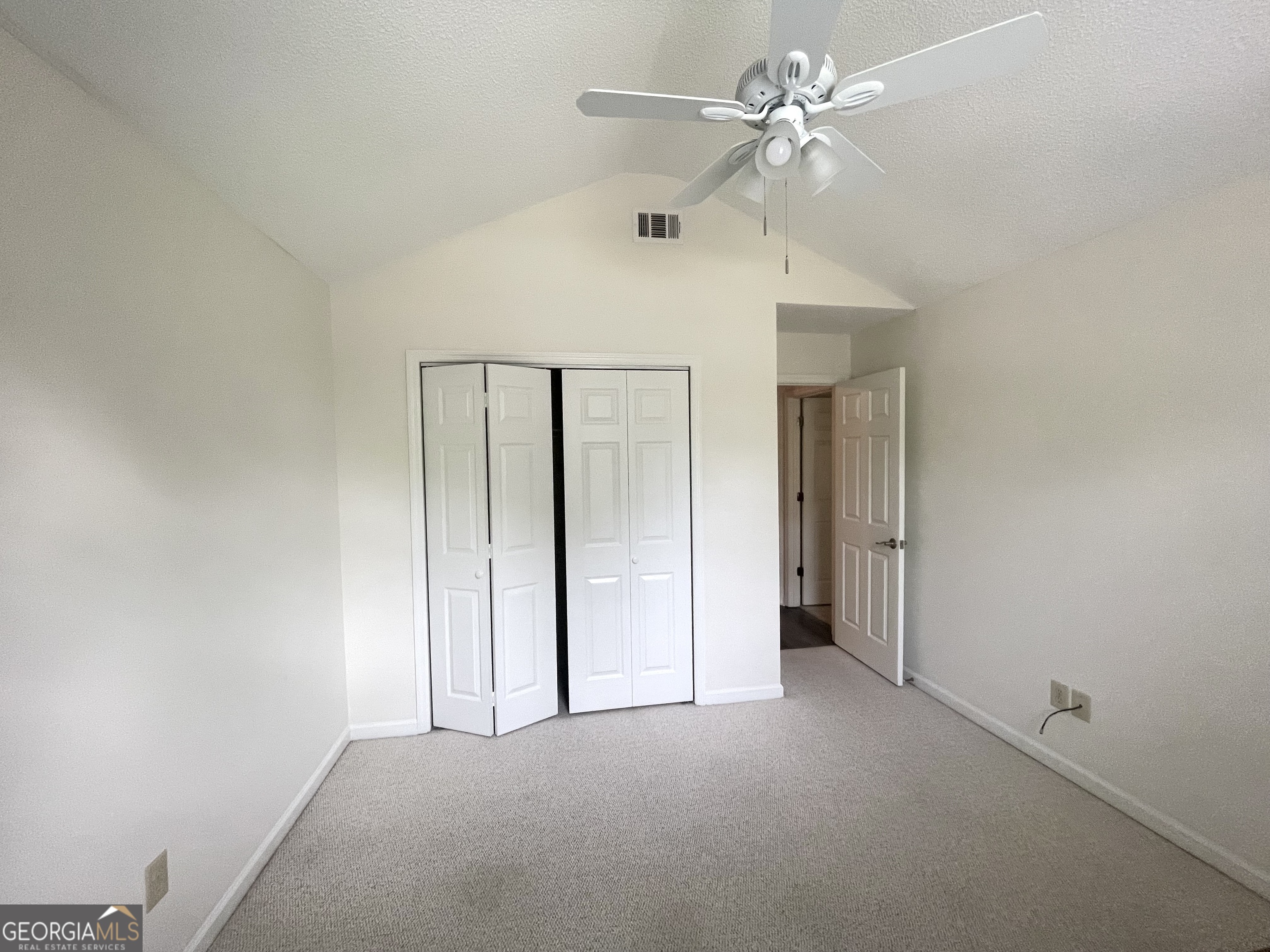 102 Ridgestone Court Property Photo 6