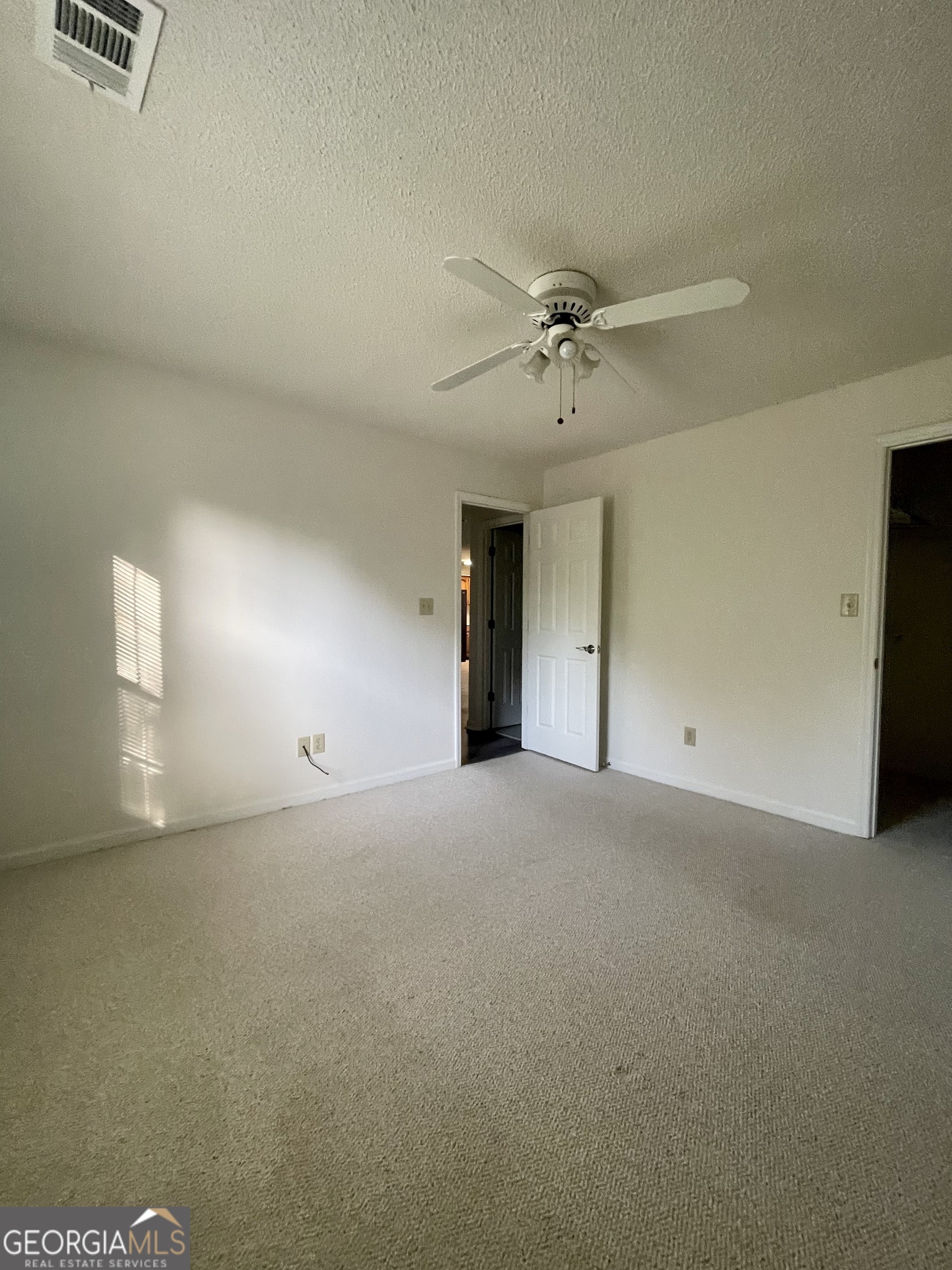 102 Ridgestone Court Property Photo 9