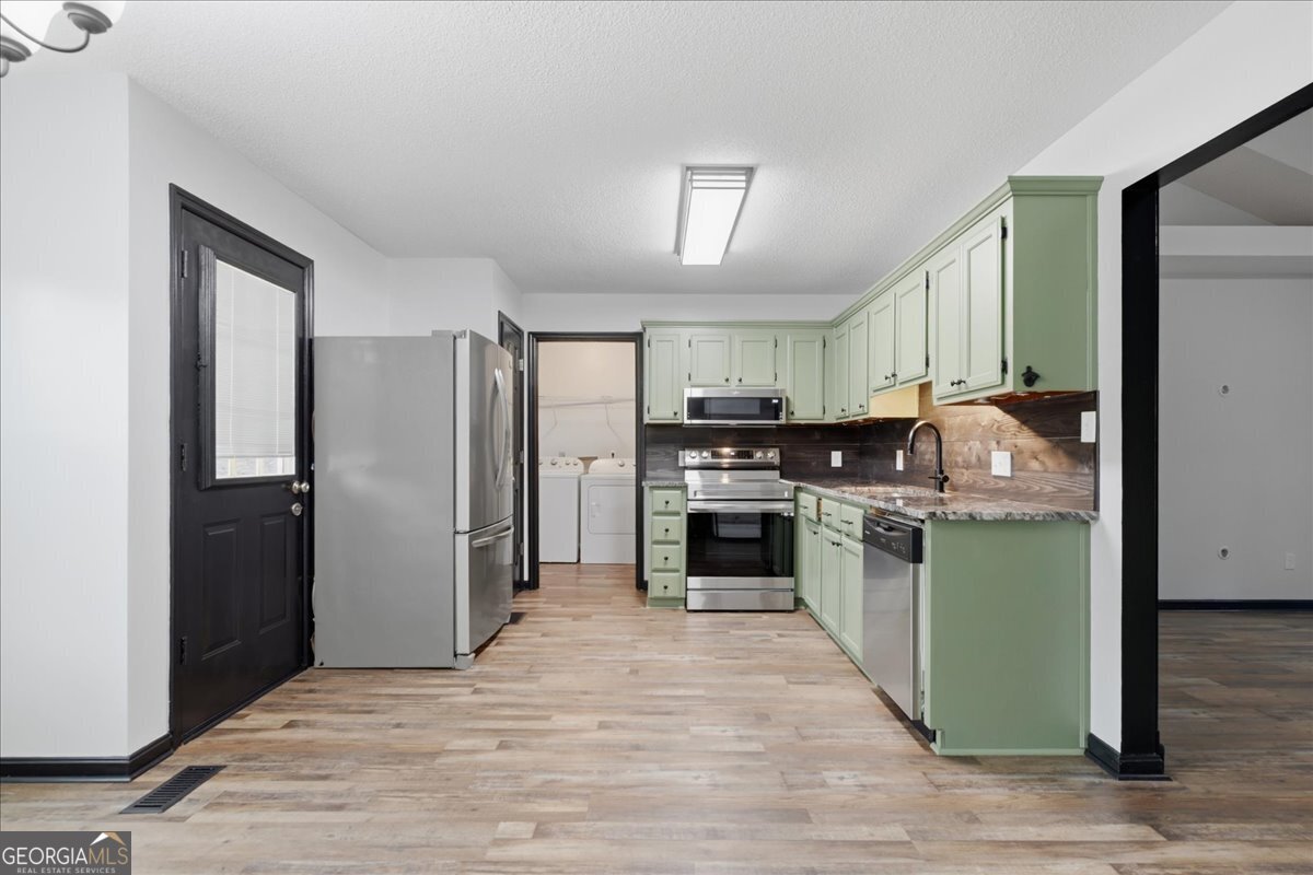 506 Howard Street Property Photo 11