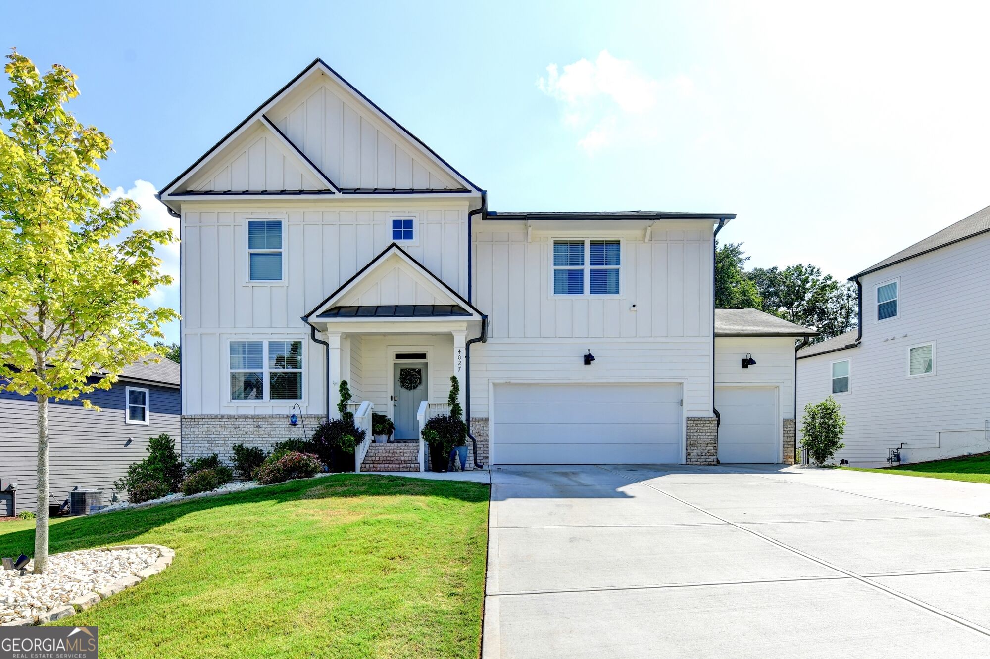 4027 Peregrine Way Property Photo 2