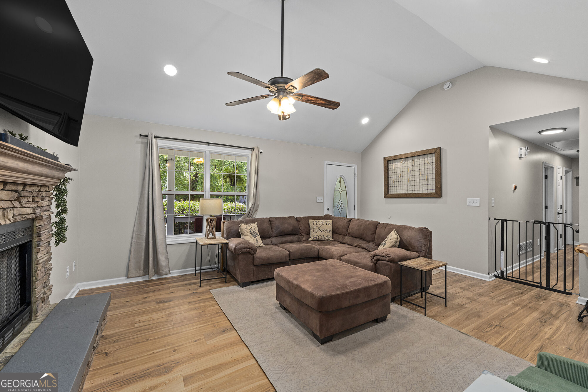 309 Calusa Place Property Photo 18