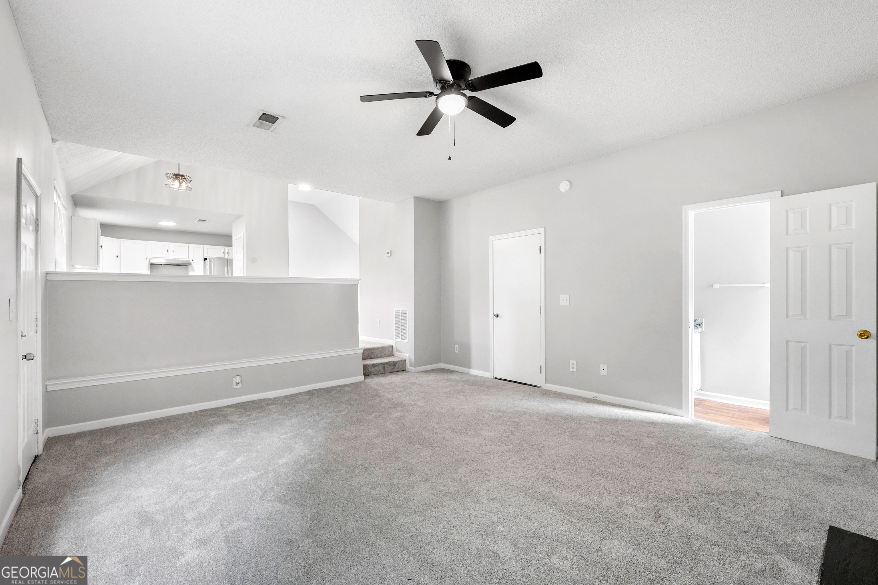 3129 Stonebridge Creek Drive Property Photo 9