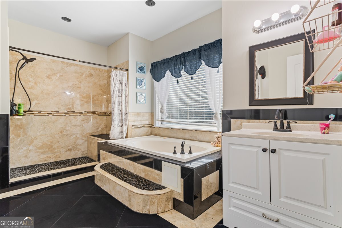 3955 Pucketts Road Property Photo 18