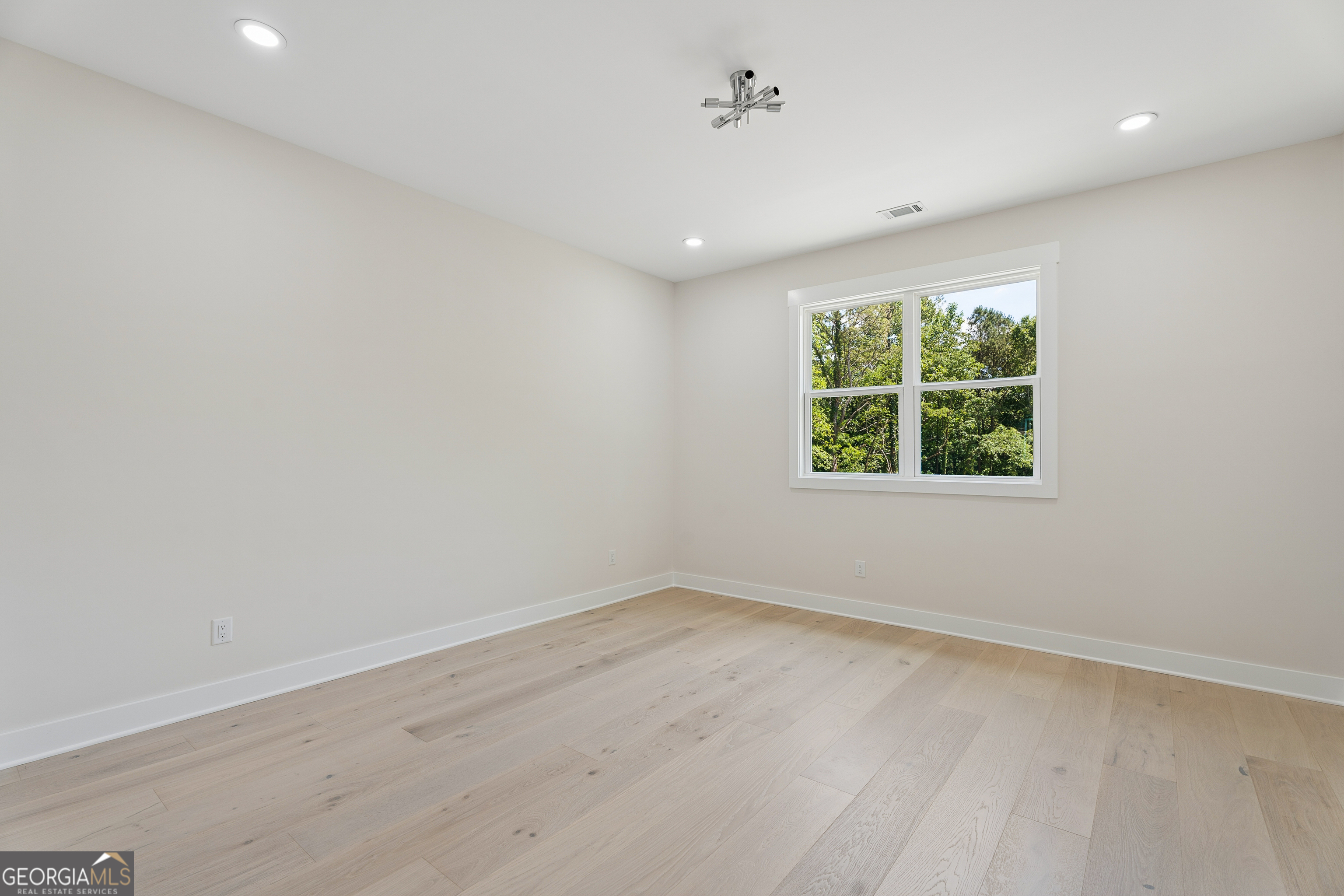 1035 Auburn Road Property Photo 33