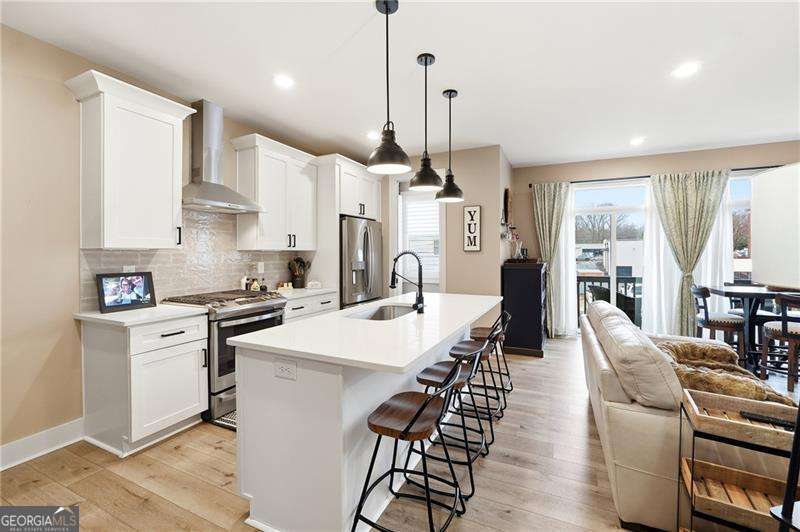 354 Clarendon Court Se Property Photo 11