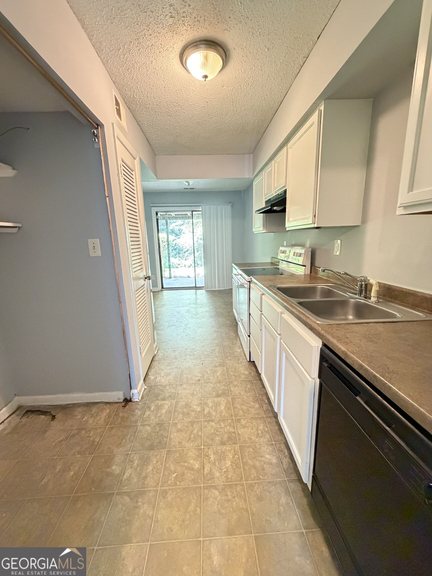 125 Tiburon Court Property Photo 4