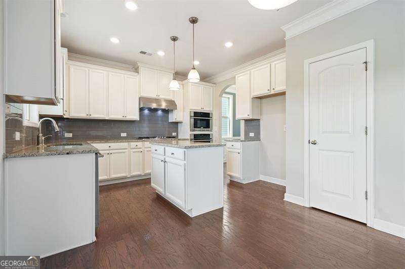 522 Rosemont Avenue Property Photo 6