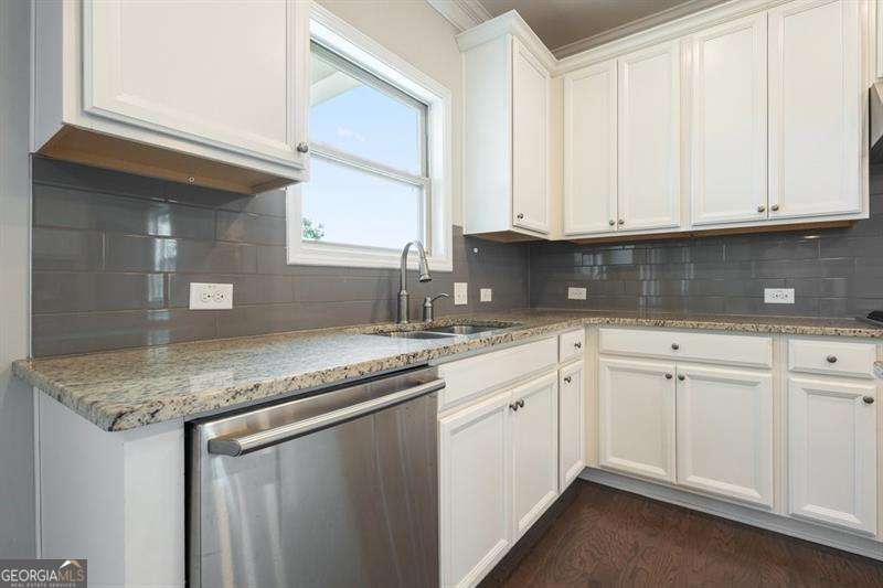 522 Rosemont Avenue Property Photo 7