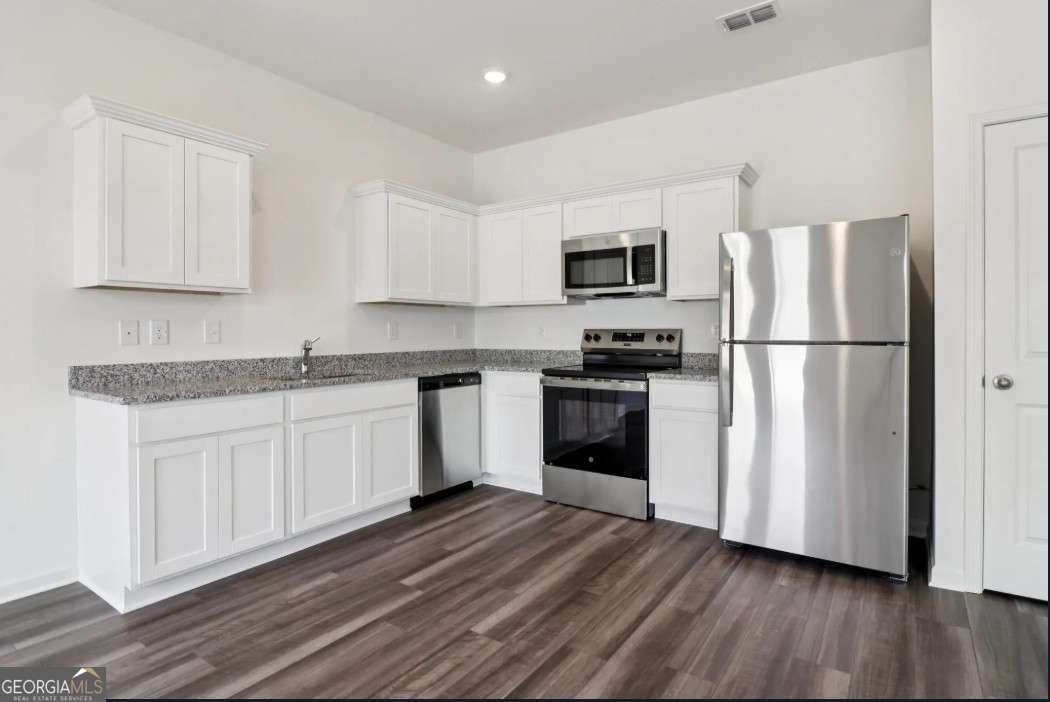 3032 Acacia Circle Property Photo 4