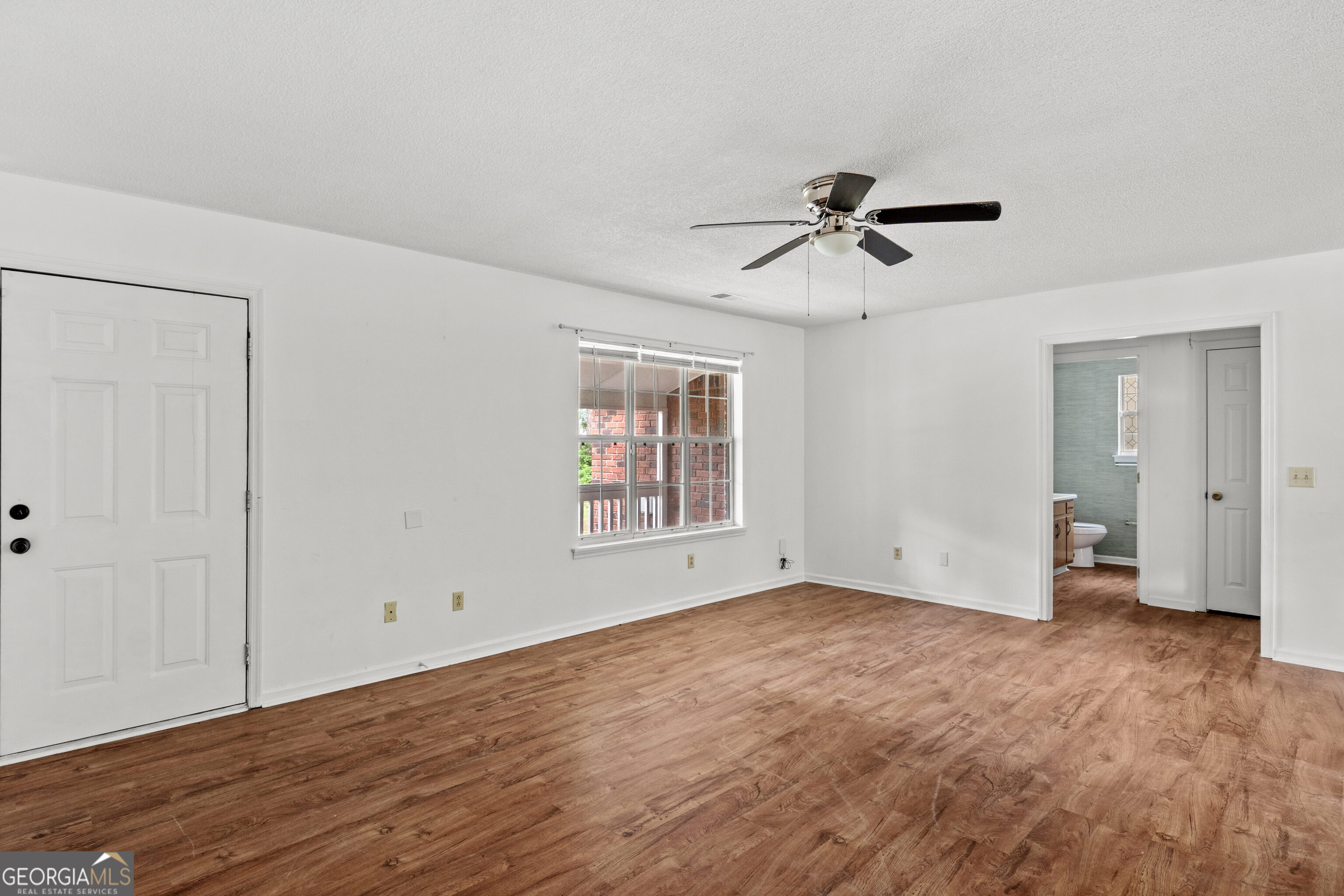 85 Waters Avenue Property Photo 8