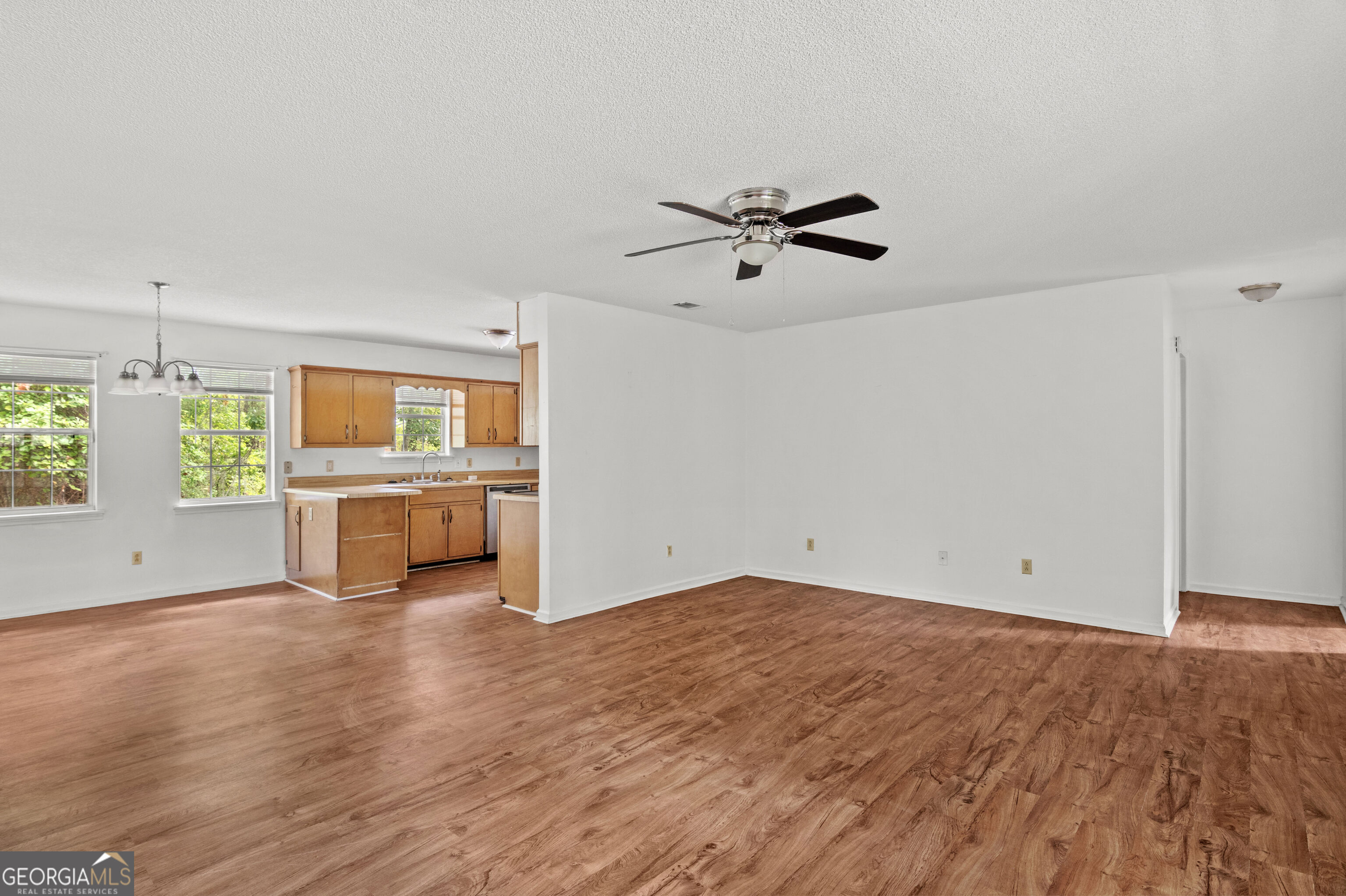 85 Waters Avenue Property Photo 11