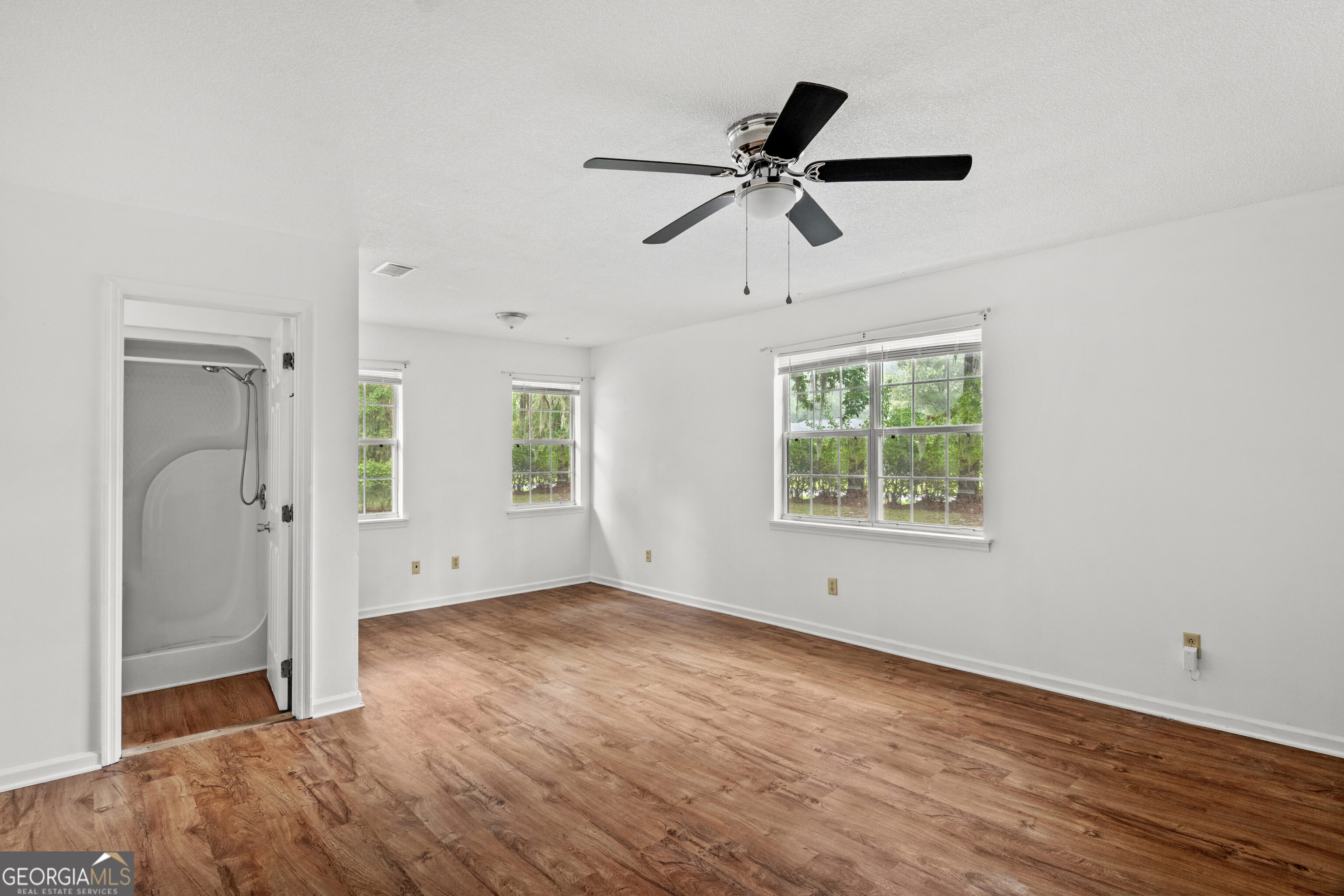 85 Waters Avenue Property Photo 12