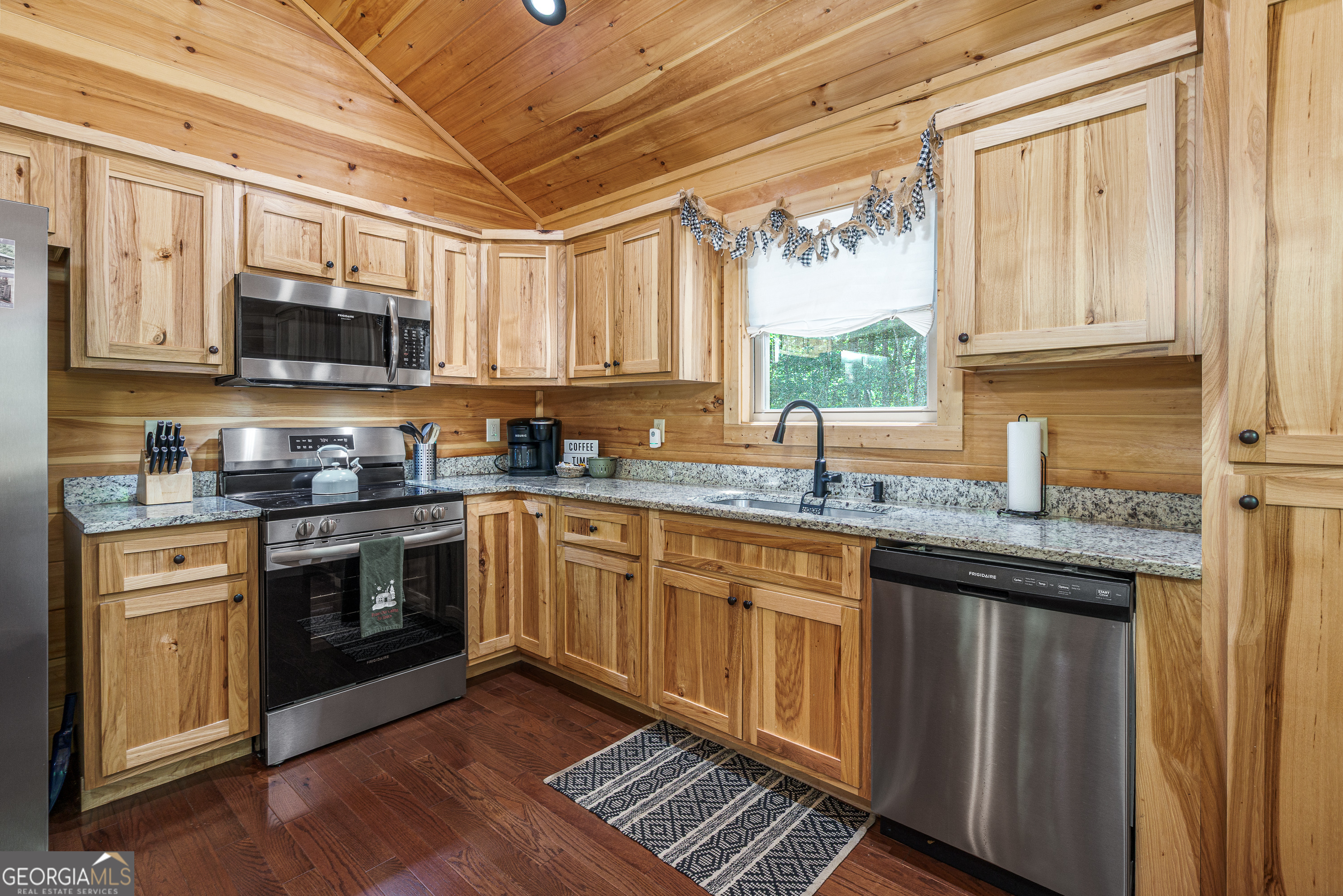 132 Lanes Way Property Photo 6