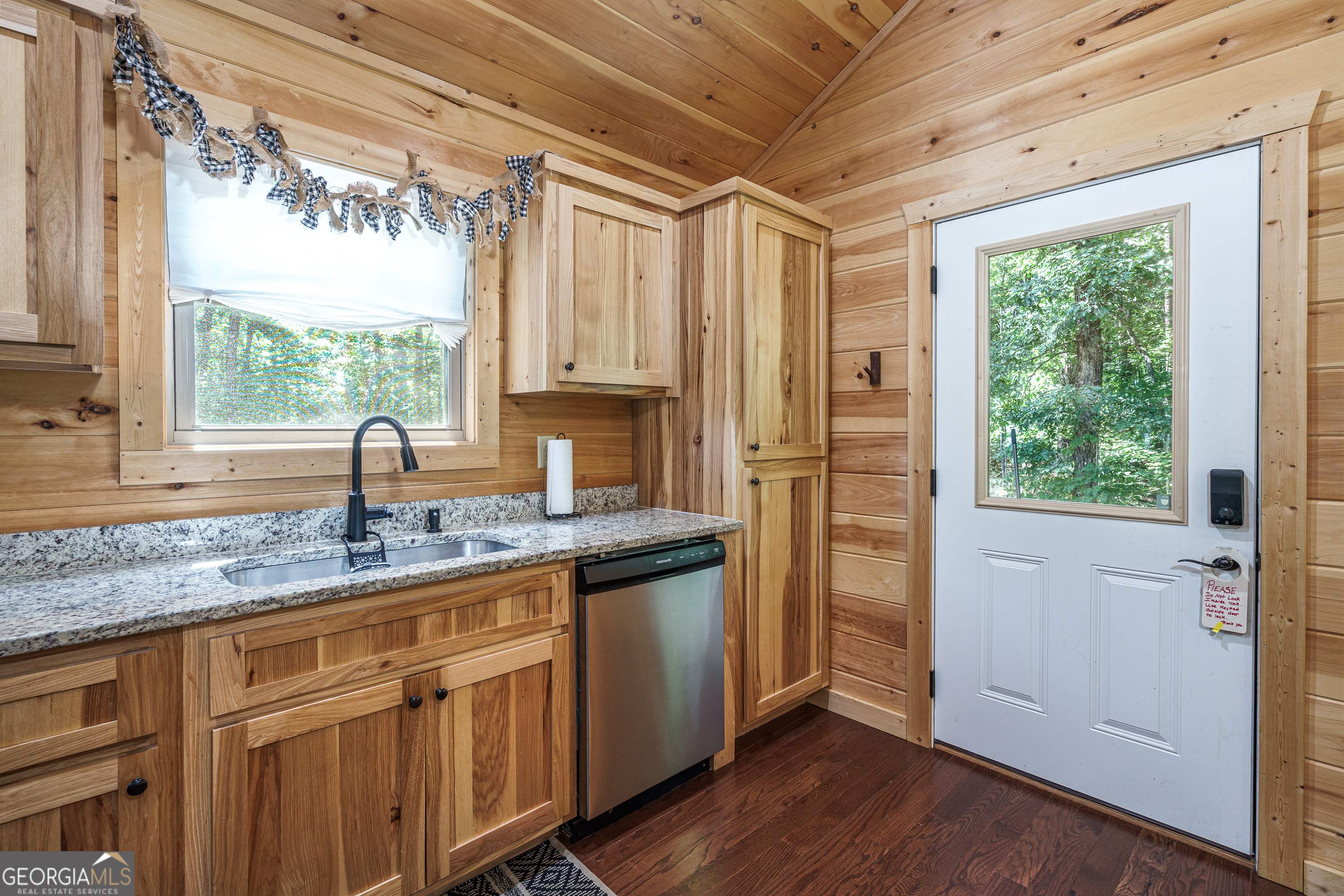 132 Lanes Way Property Photo 8