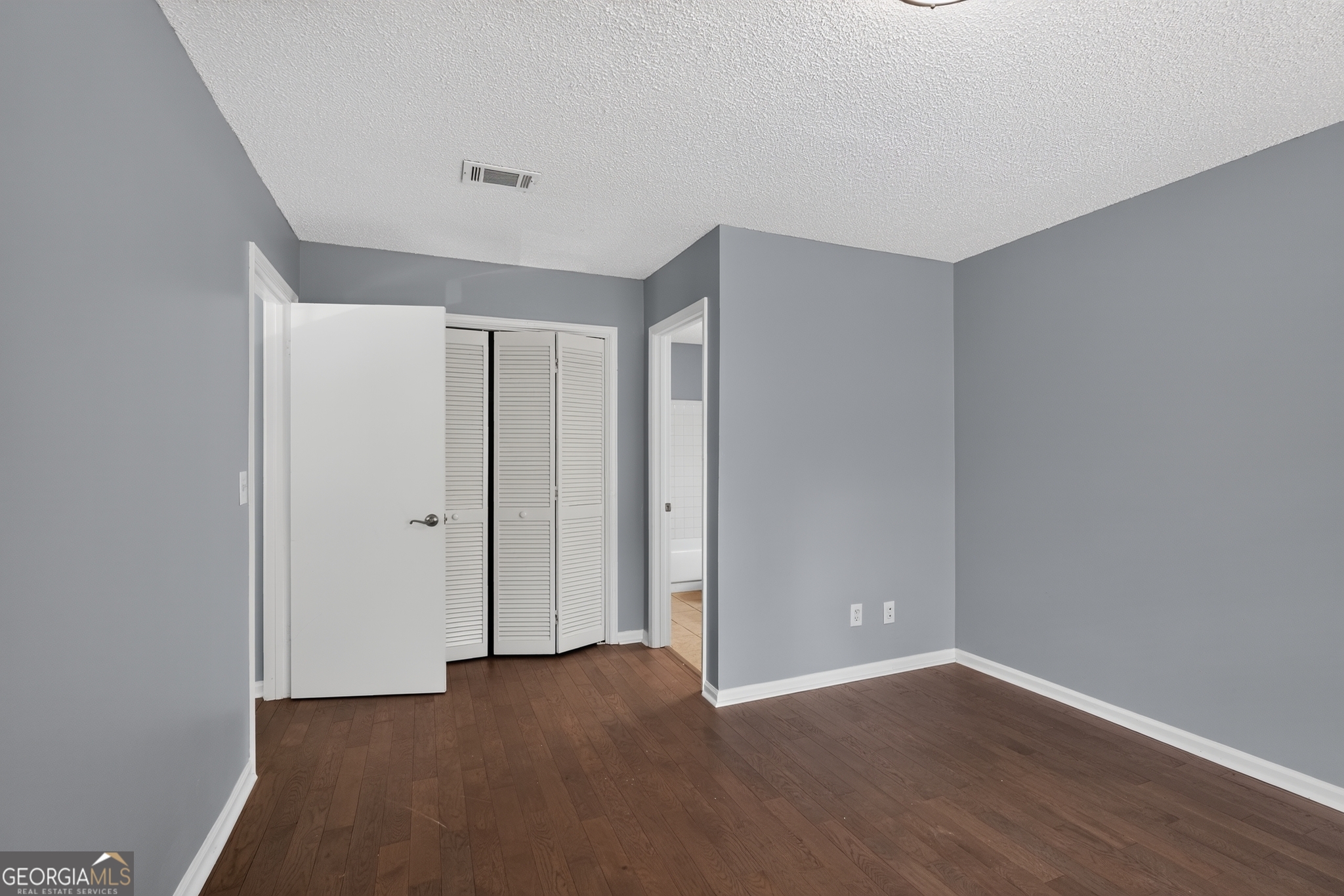 1024 Wiltshire Way Property Photo 8