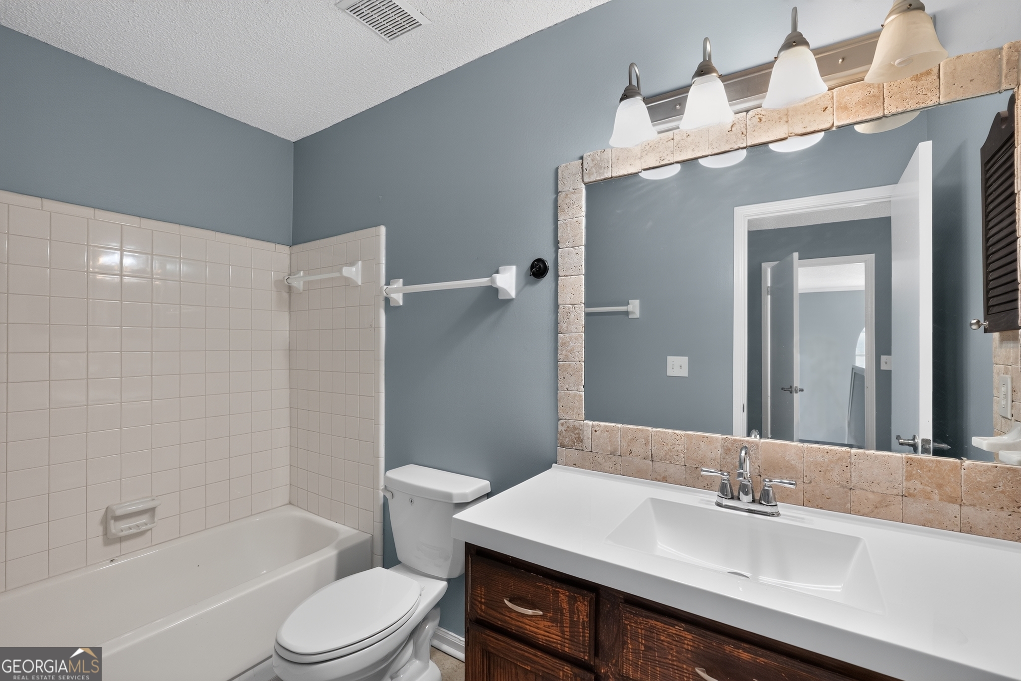 1024 Wiltshire Way Property Photo 9