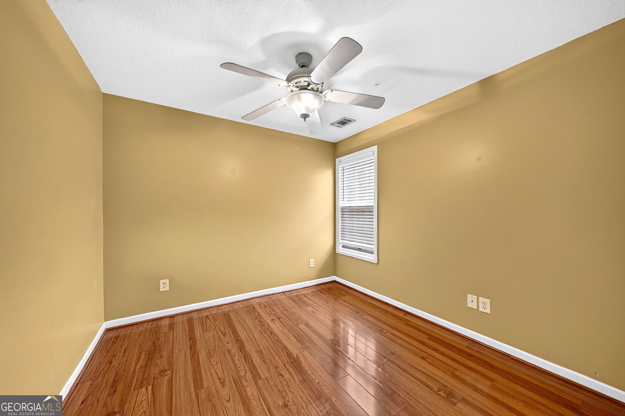 744 W Vincent Drive Property Photo 28