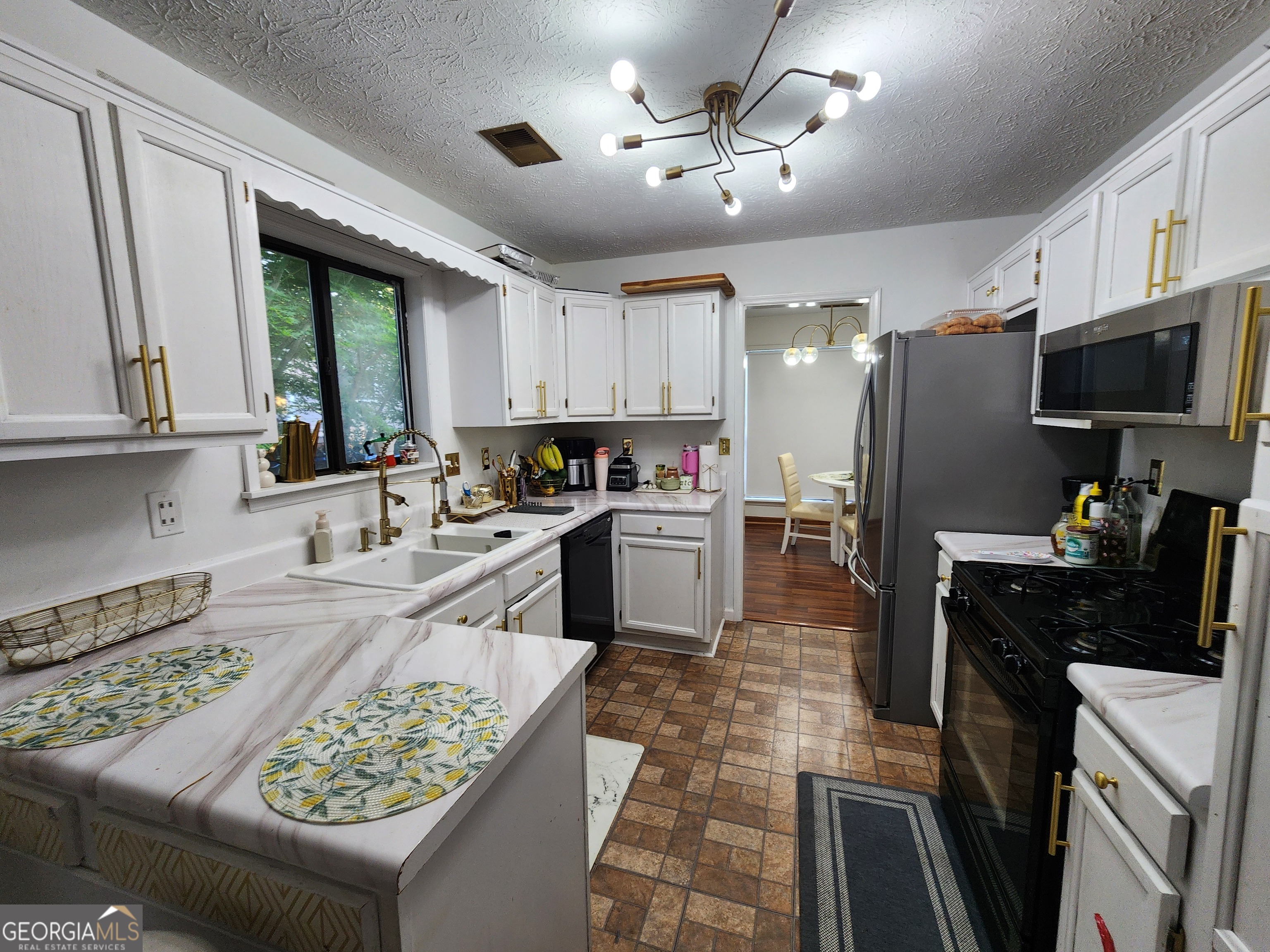 715 Babbling Creek Place Property Photo 13