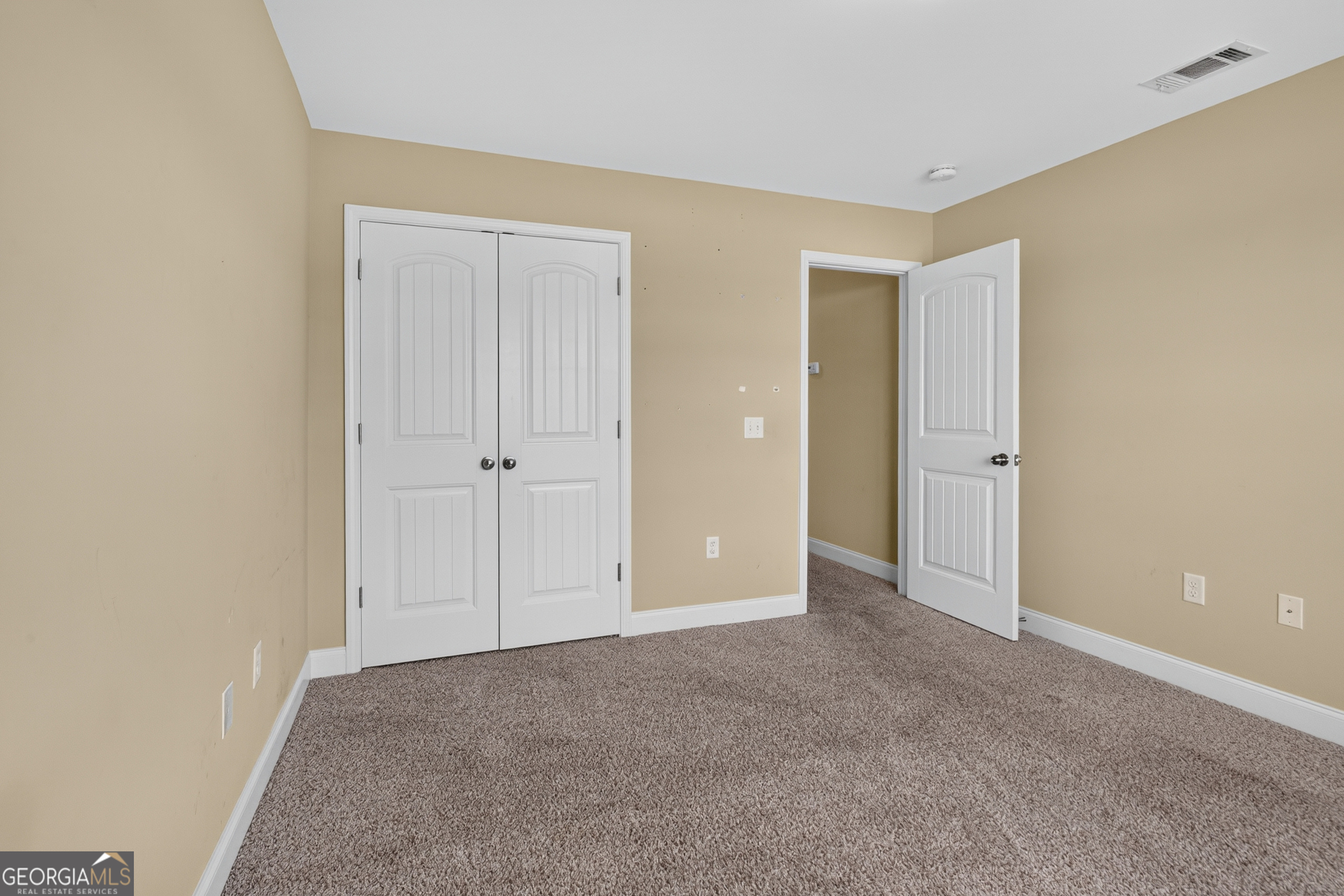 28 Ne White Oak Dr Property Photo 8