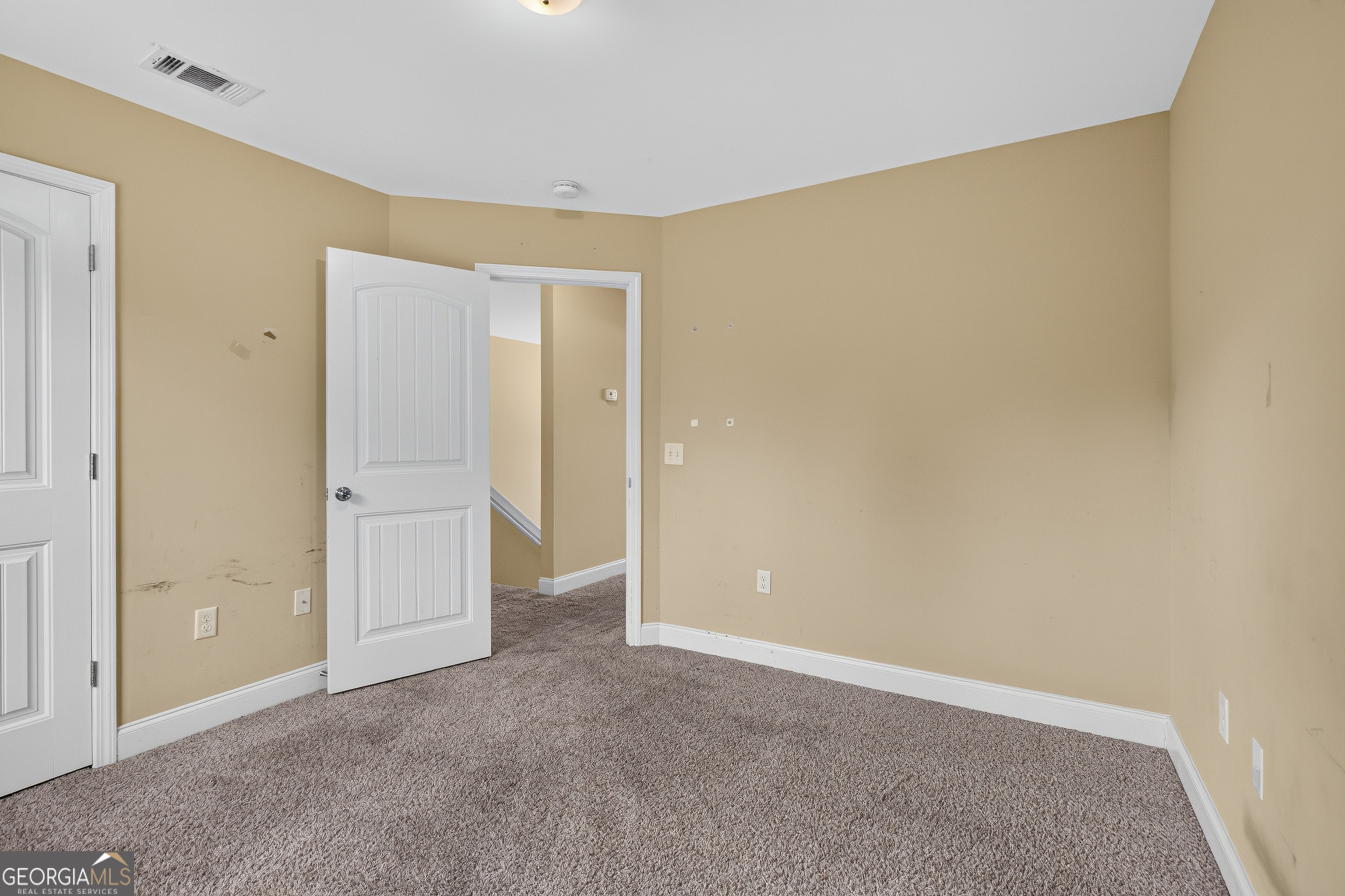28 Ne White Oak Dr Property Photo 9