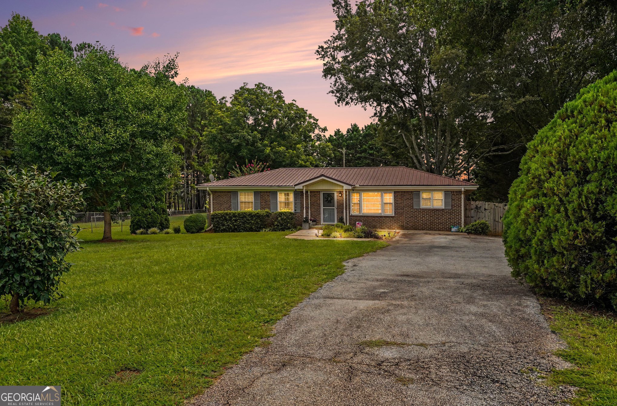4074 Newnan Road Property Photo 1