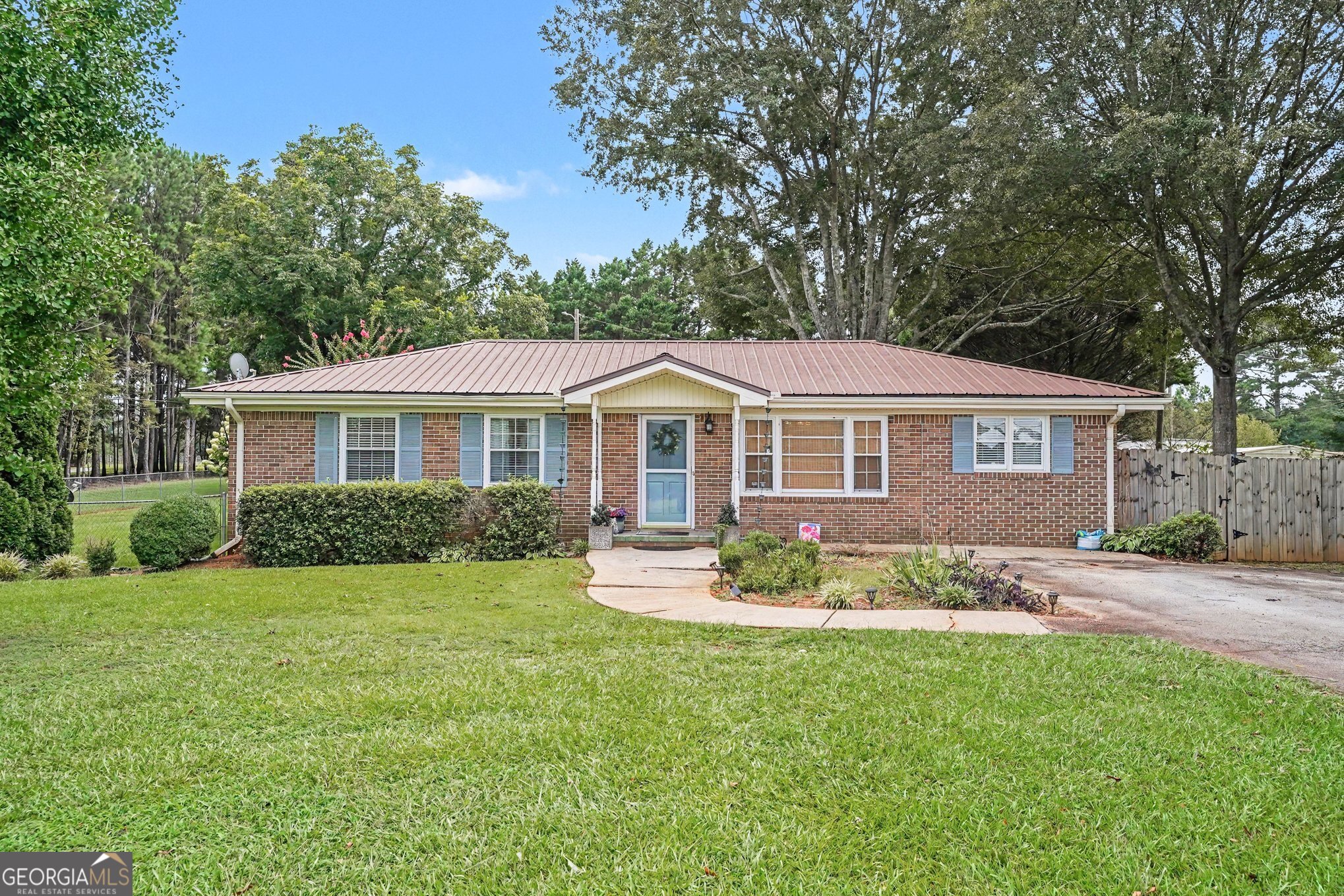 4074 Newnan Road Property Photo 3