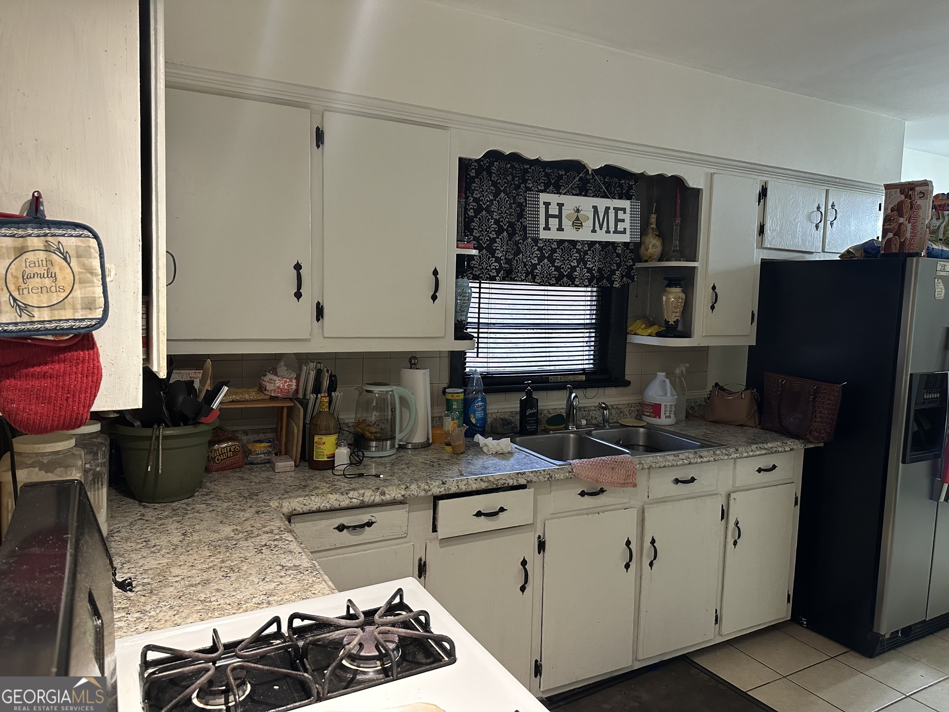 3942 Commander Drive Property Photo 8