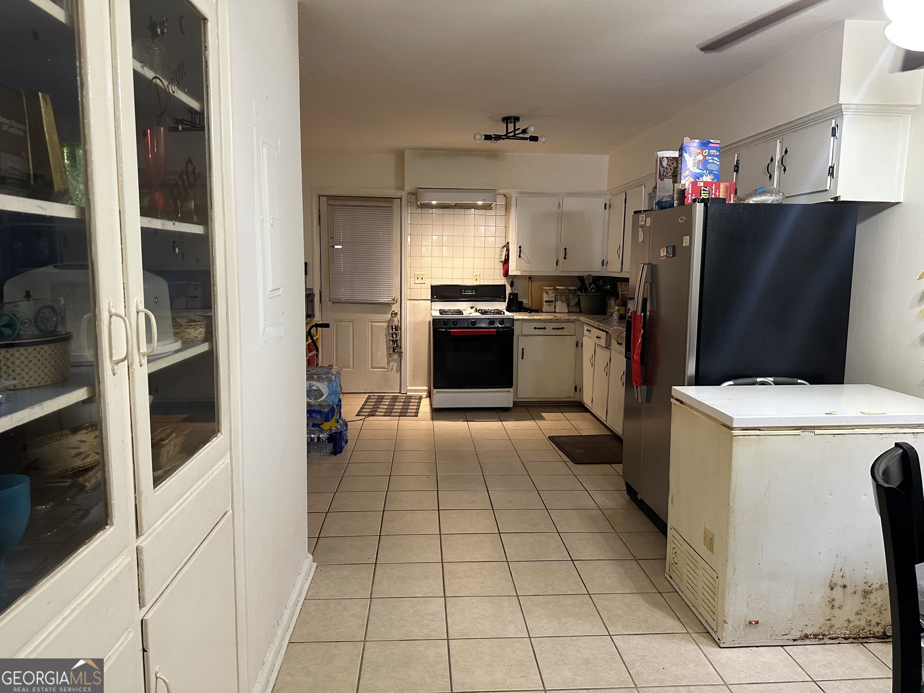 3942 Commander Drive Property Photo 10