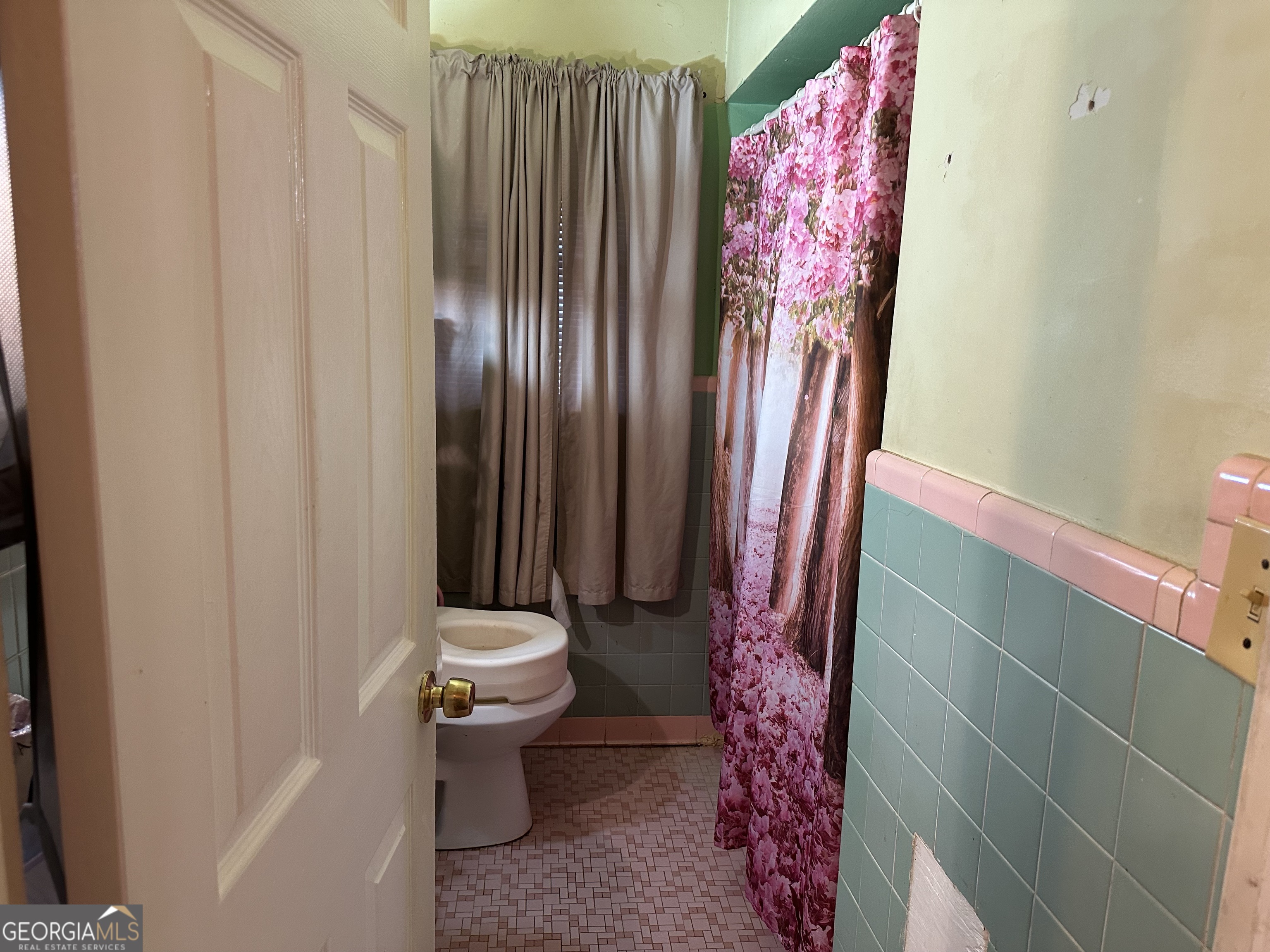 3942 Commander Drive Property Photo 12
