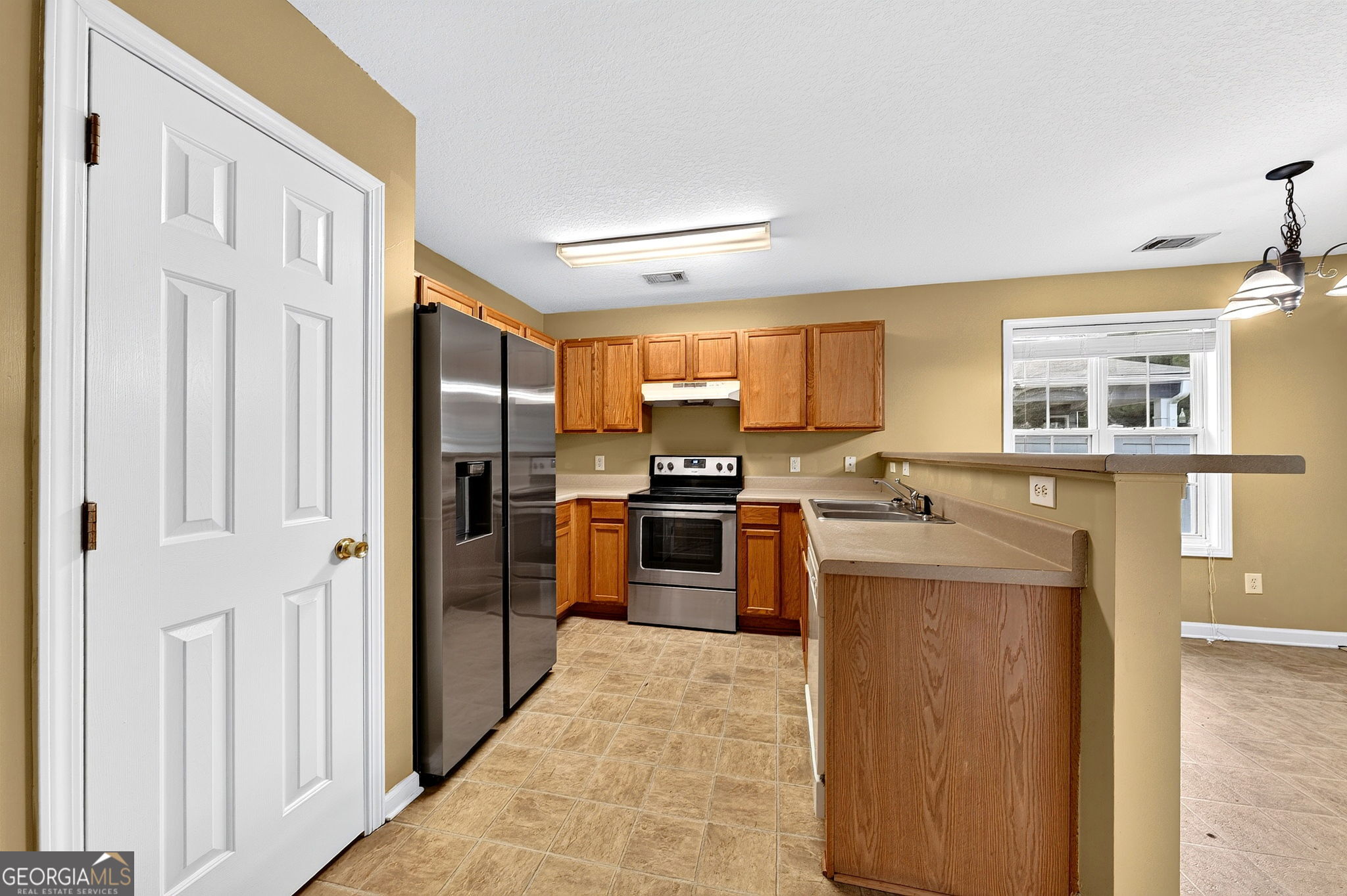 744 W Vincent Drive Property Photo 11
