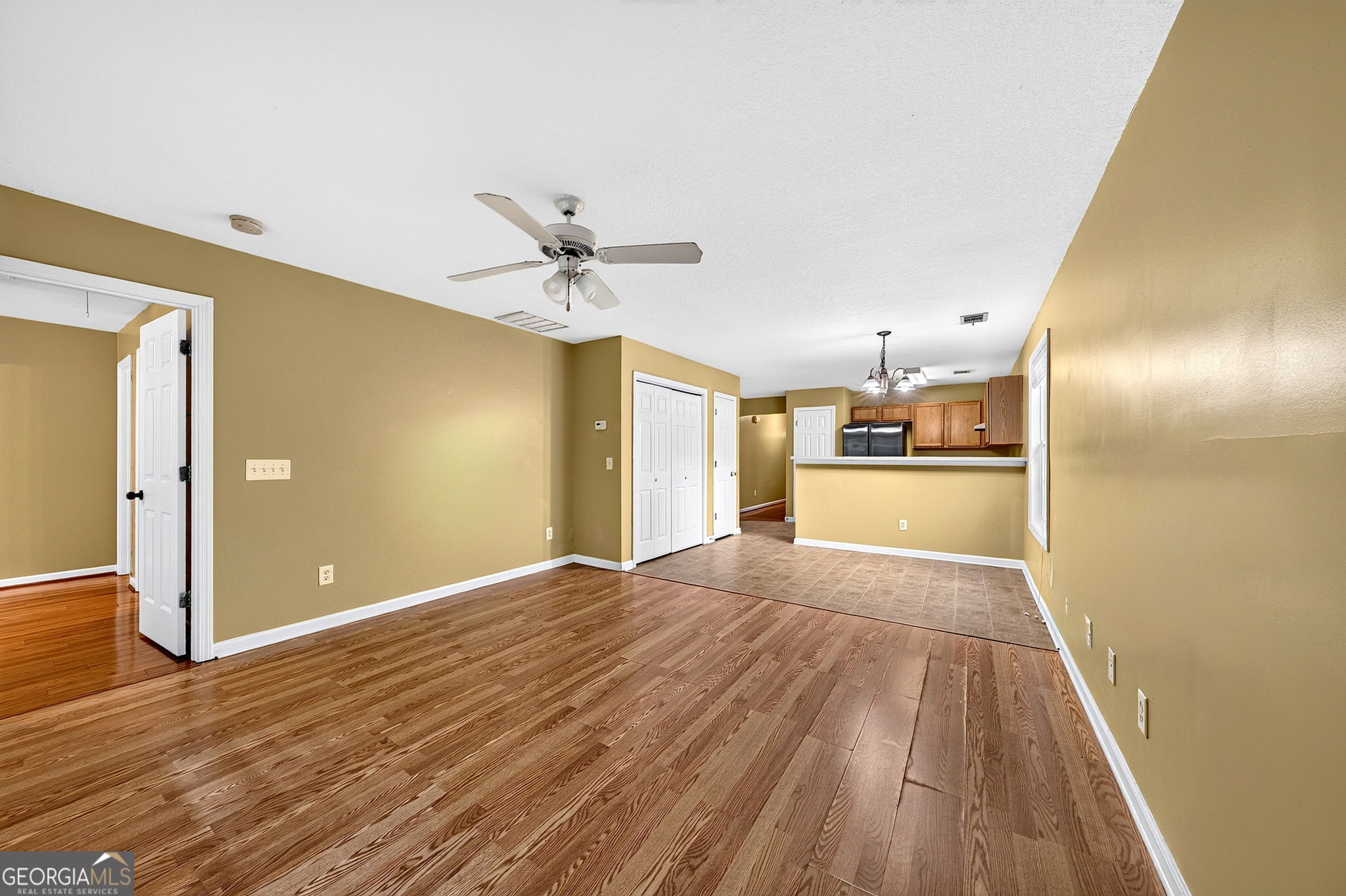 744 W Vincent Drive Property Photo 16