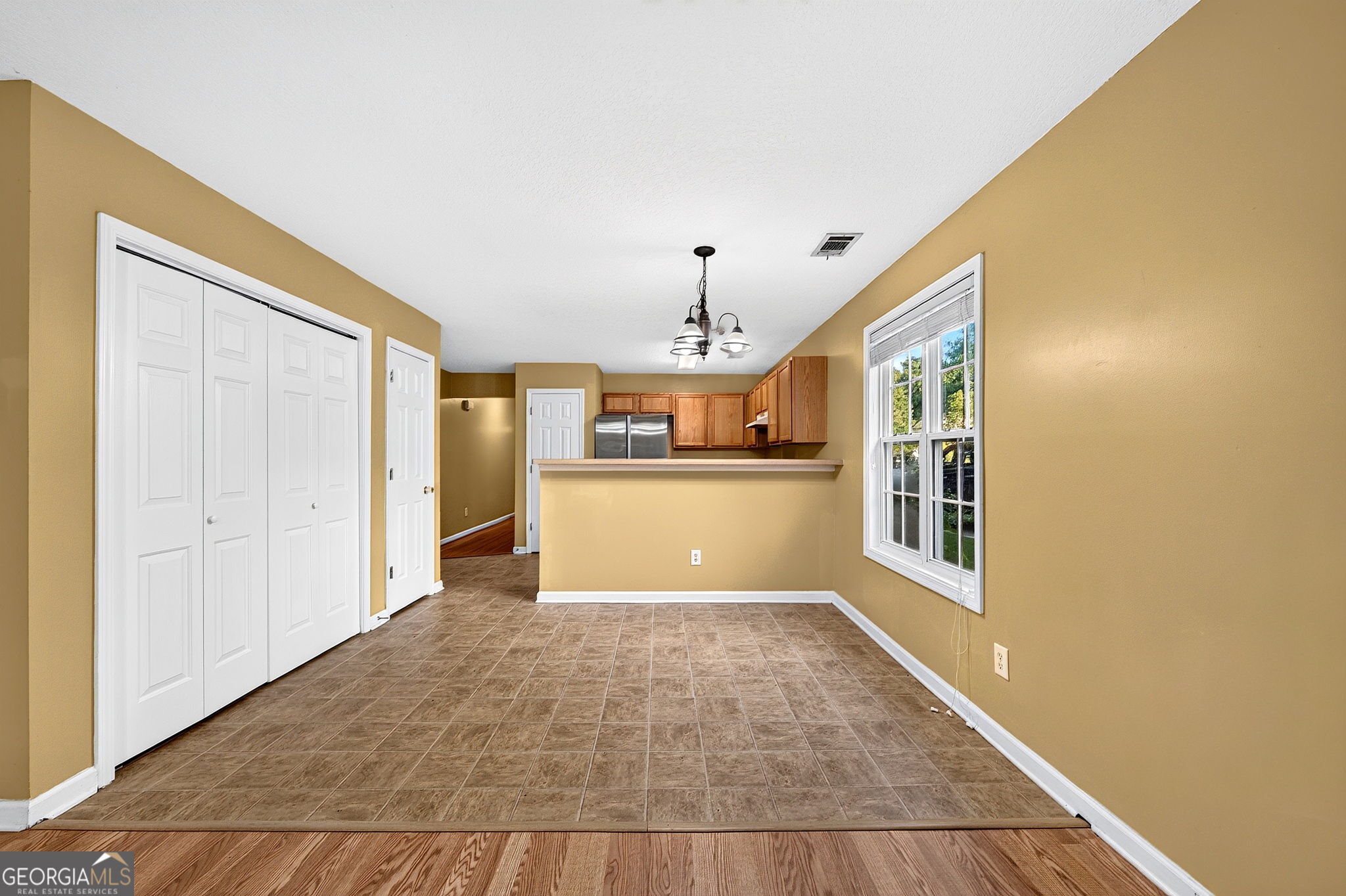 744 W Vincent Drive Property Photo 27