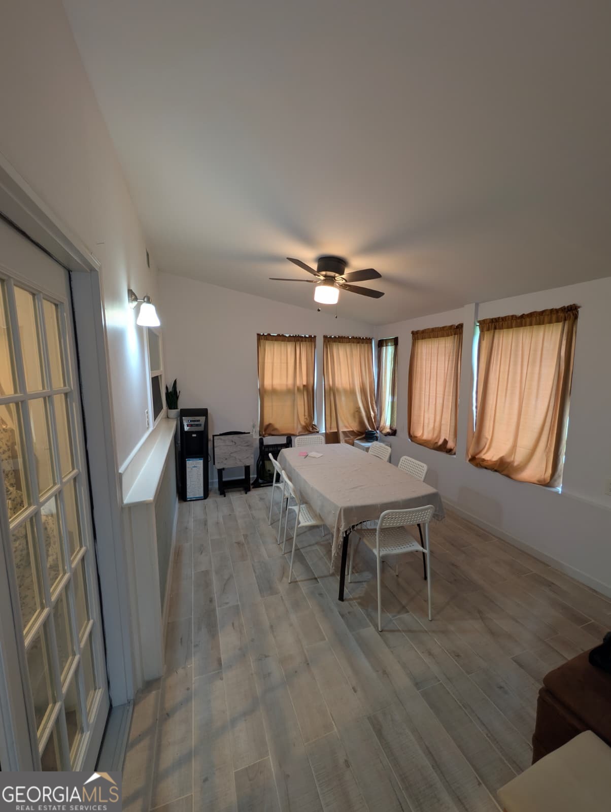 3221 Bobolink Drive Property Photo 4