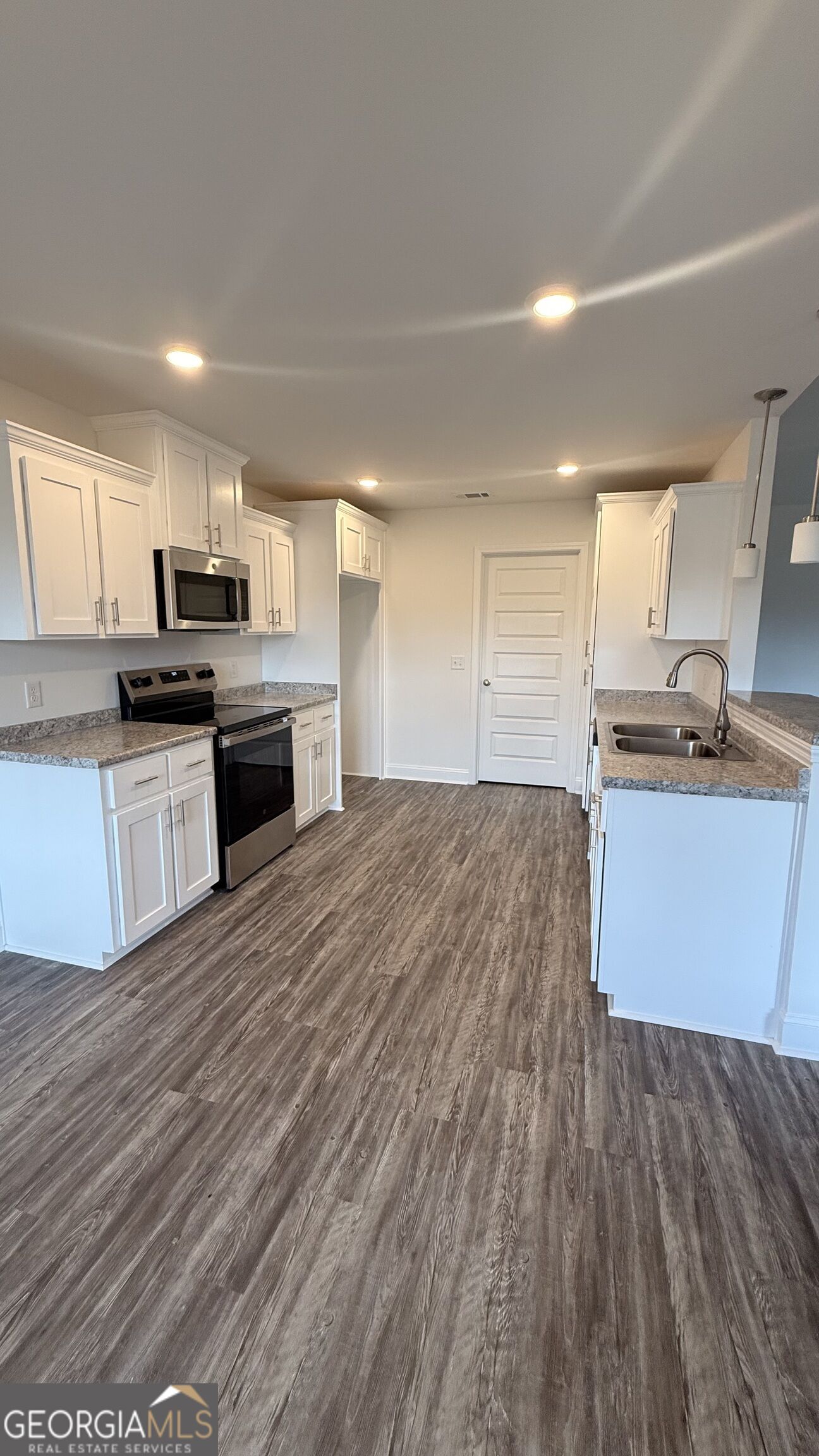 670 Belfast Loop # 187 Property Photo 3
