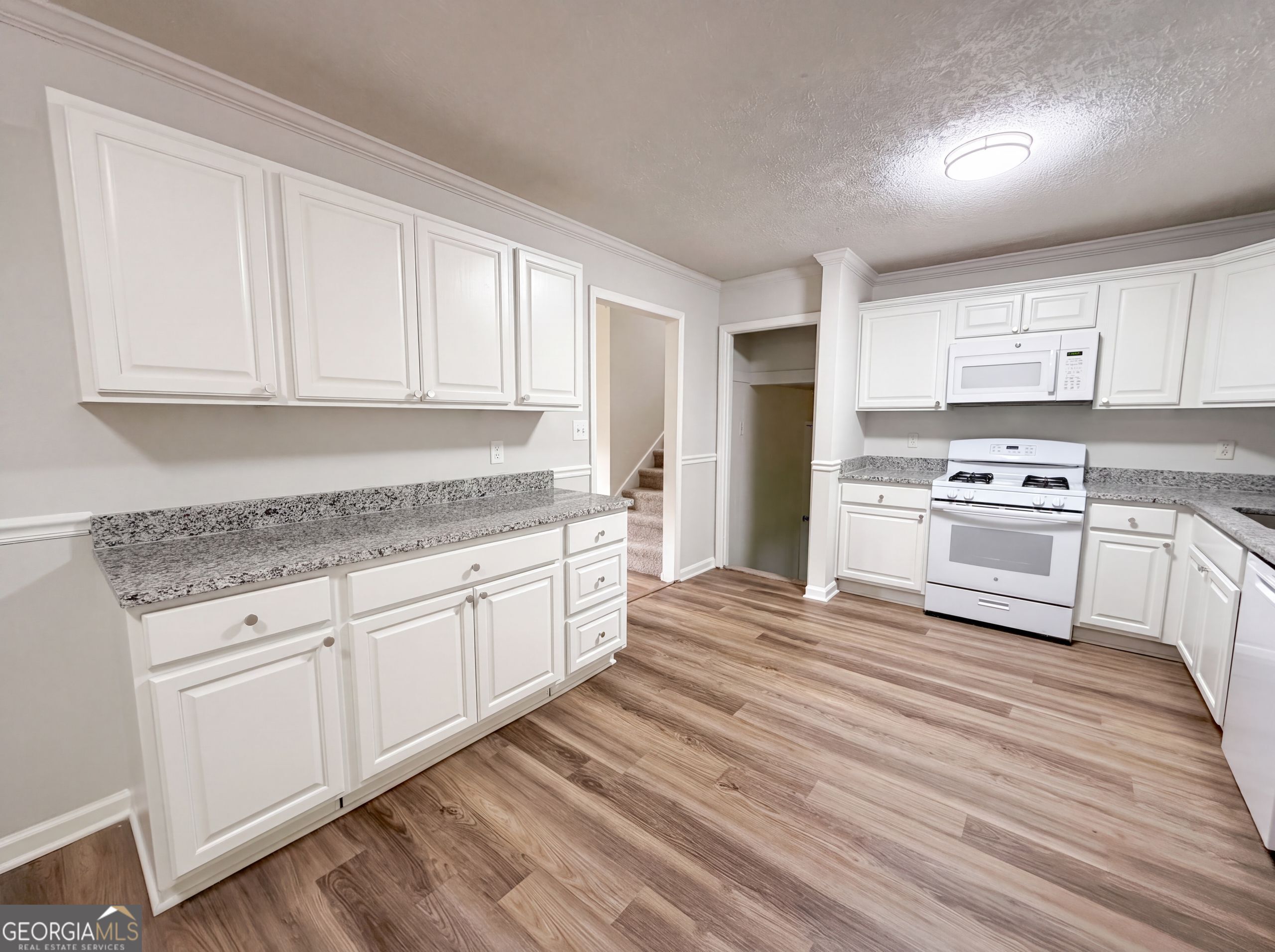 3691 Lavilla Drive Property Photo 6