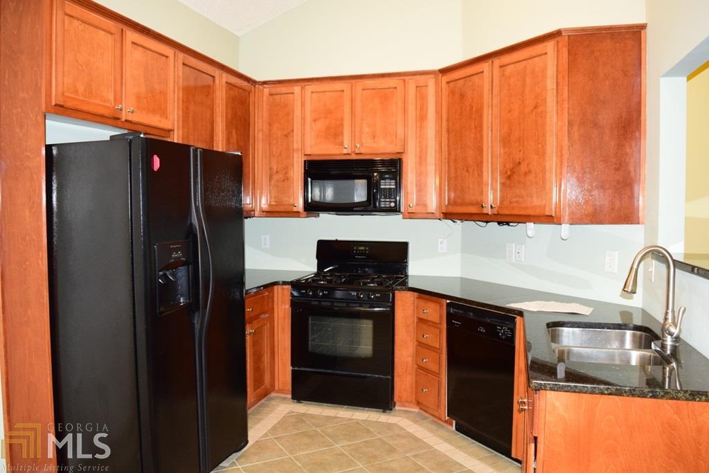 35 Bedford Park Drive Property Photo 3