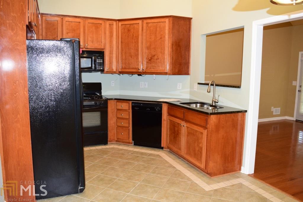 35 Bedford Park Drive Property Photo 4