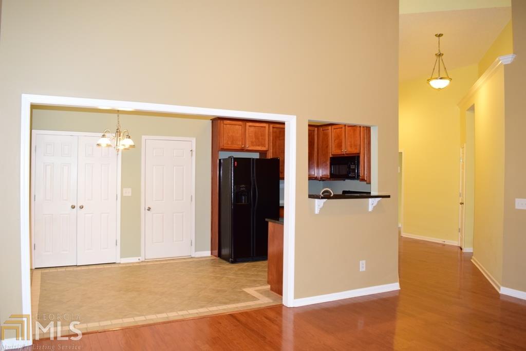 35 Bedford Park Drive Property Photo 5