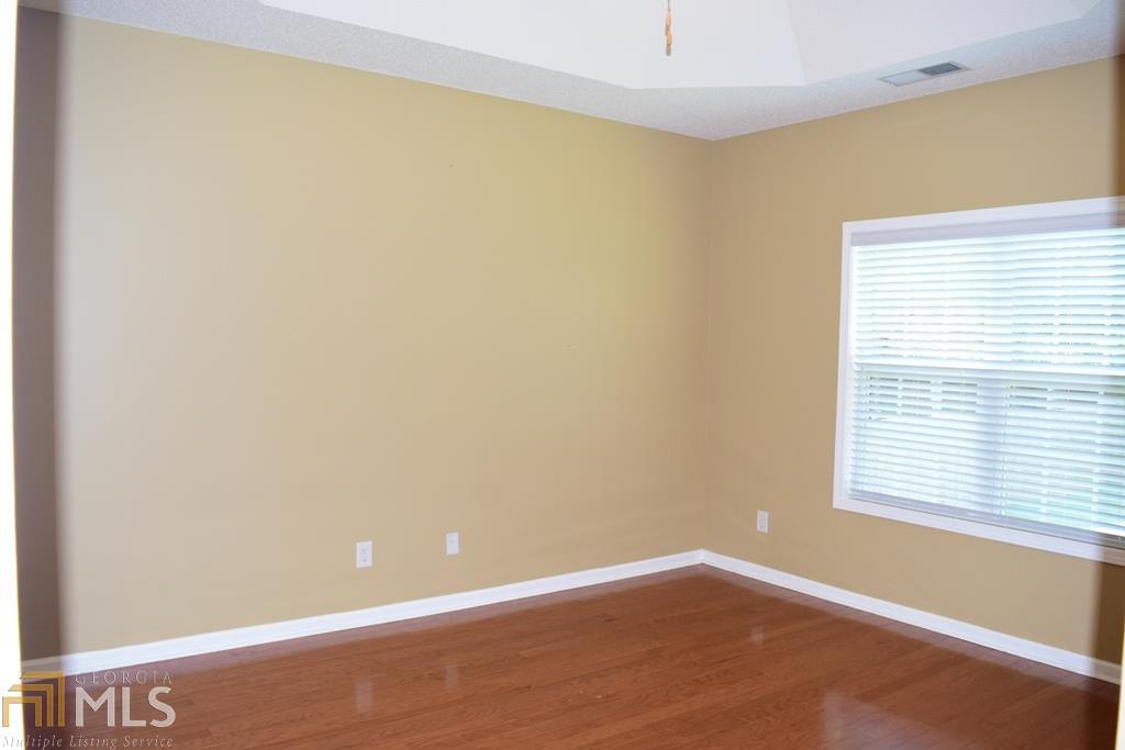 35 Bedford Park Drive Property Photo 10