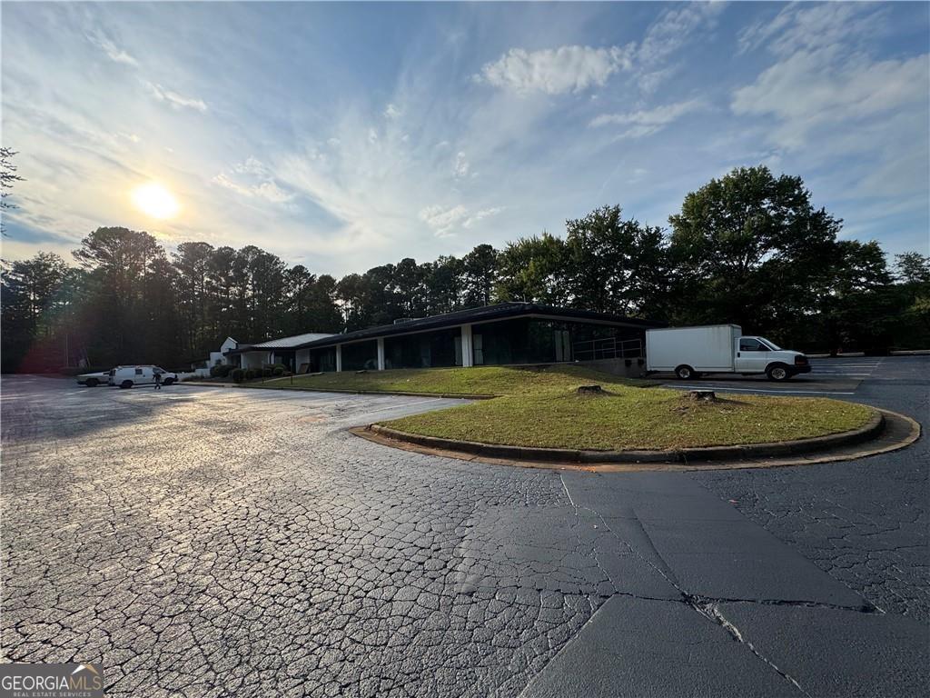 5000 Mcginnis Ferry Road Property Photo 2