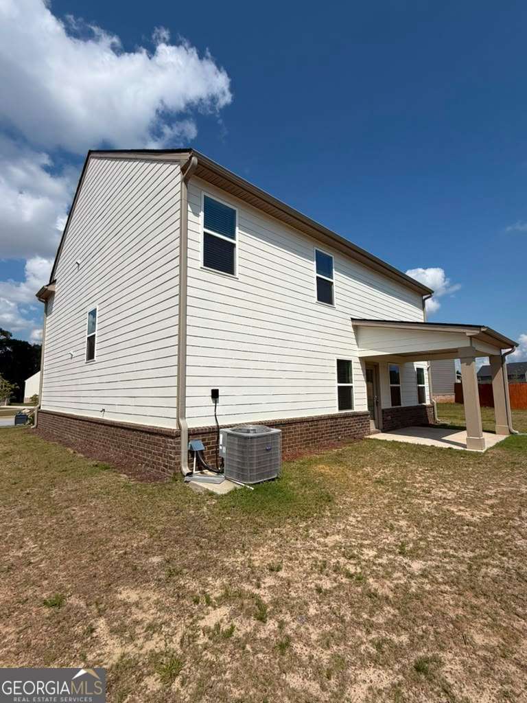 1104 Laflor Way Property Photo 4