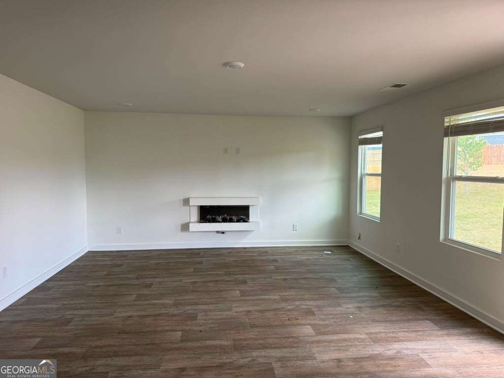 1104 Laflor Way Property Photo 9