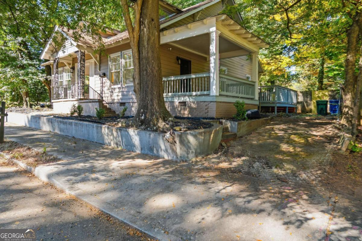 673 Pearce Street Sw Property Photo 3