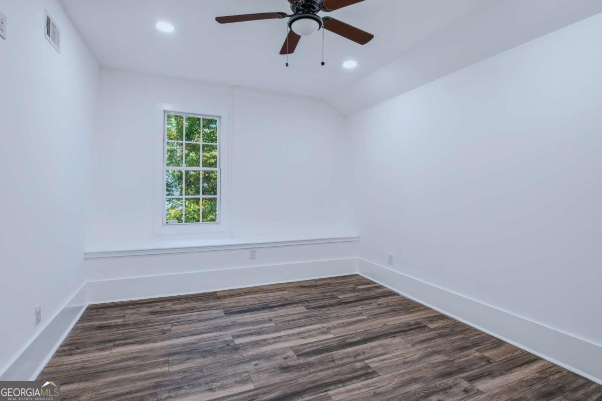 673 Pearce Street Sw Property Photo 21