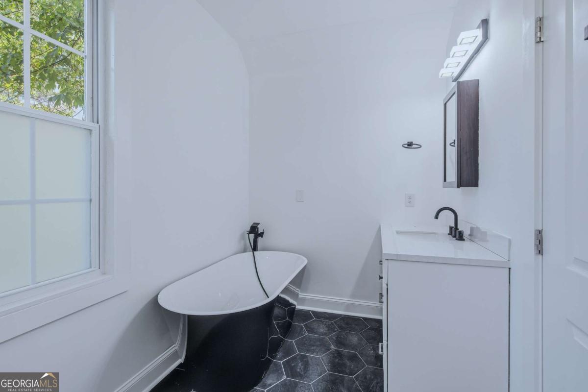 673 Pearce Street Sw Property Photo 22