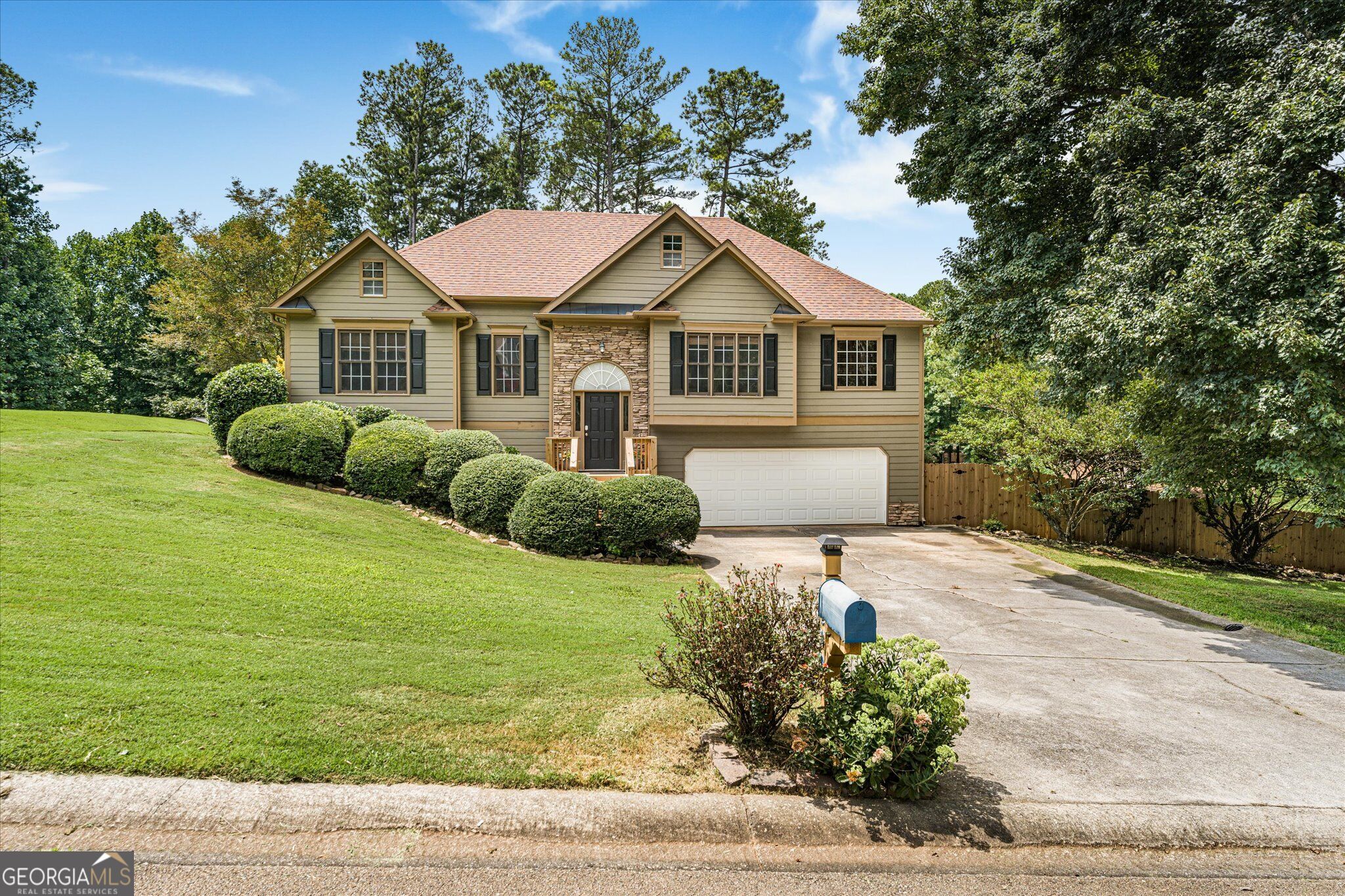 200 Brookhaven Place Property Photo 3