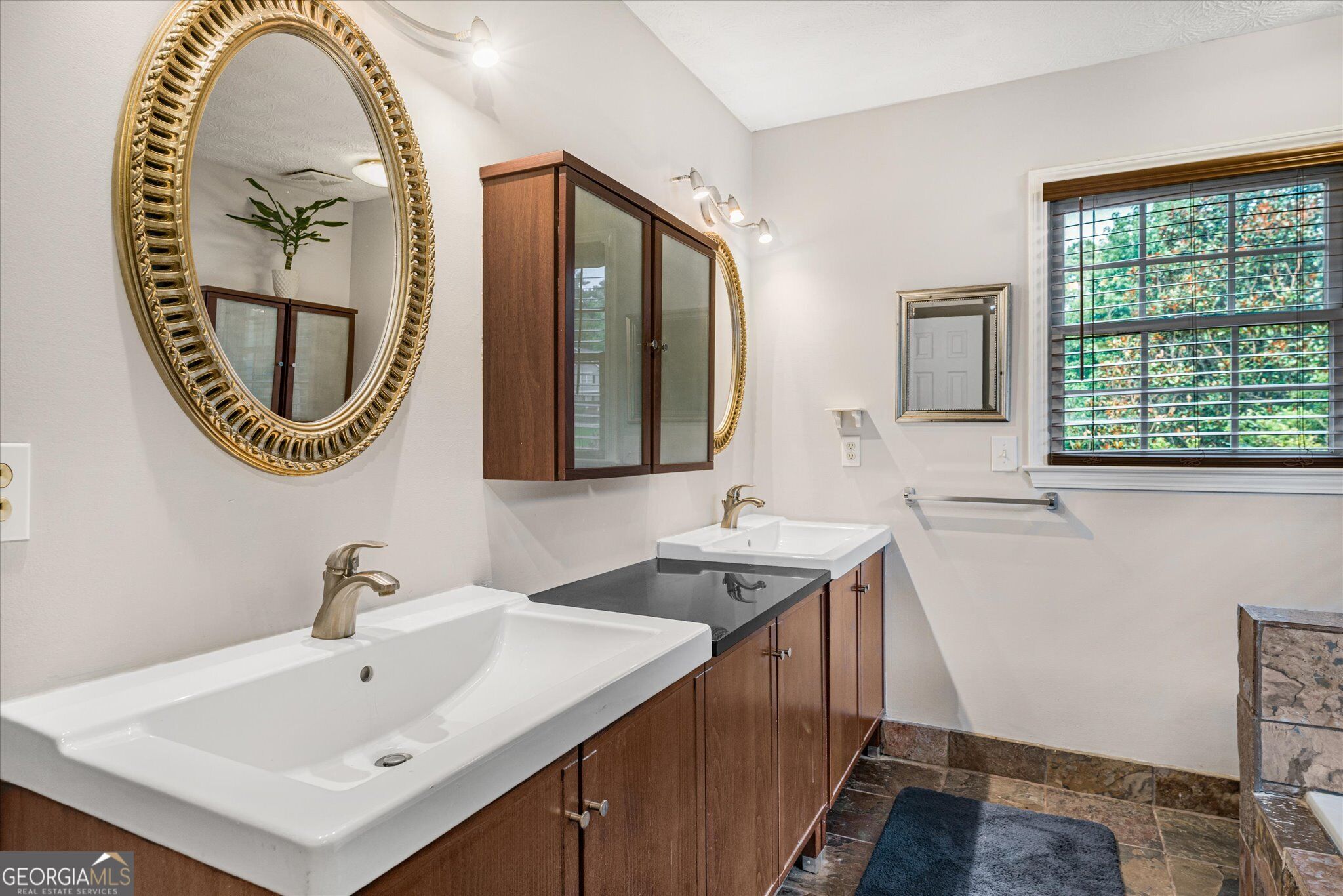 200 Brookhaven Place Property Photo 37