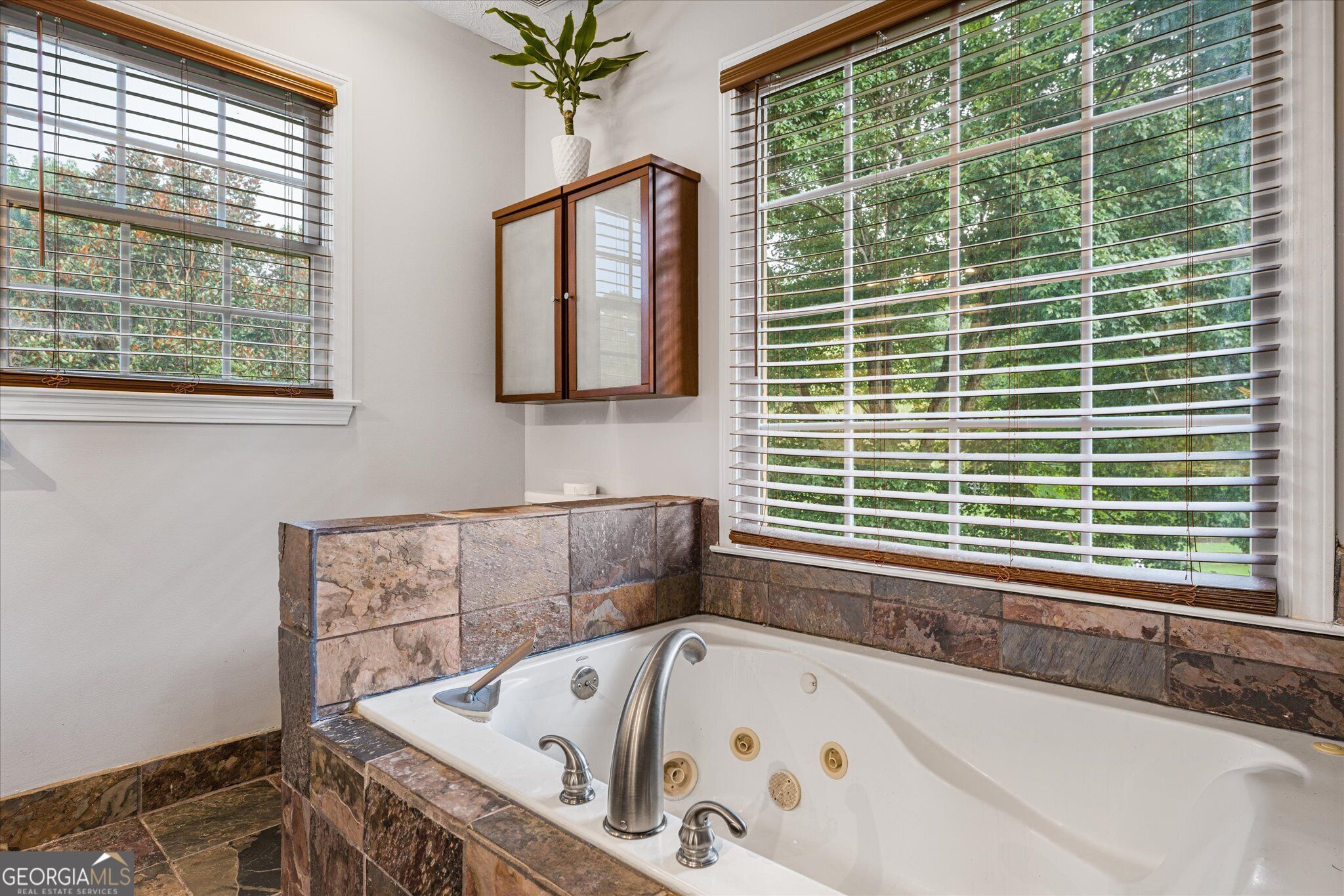 200 Brookhaven Place Property Photo 38