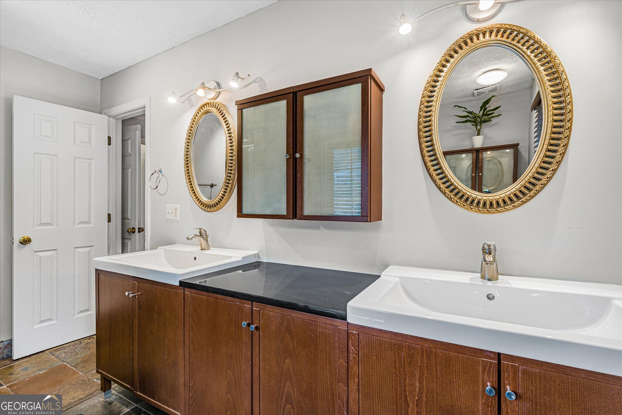 200 Brookhaven Place Property Photo 40